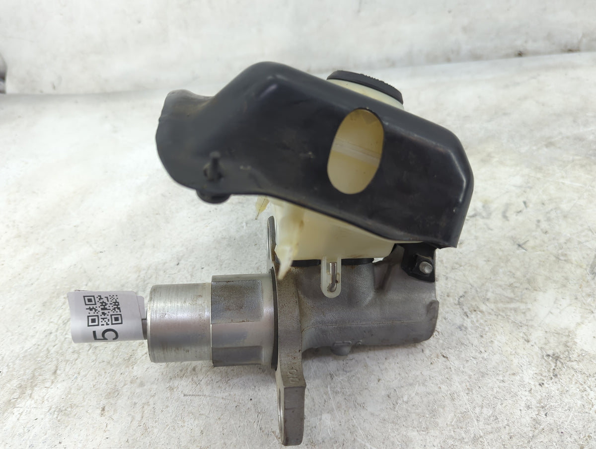 2009-2016 Audi A4 Brake Master Cylinder - Oemusedautoparts1.com