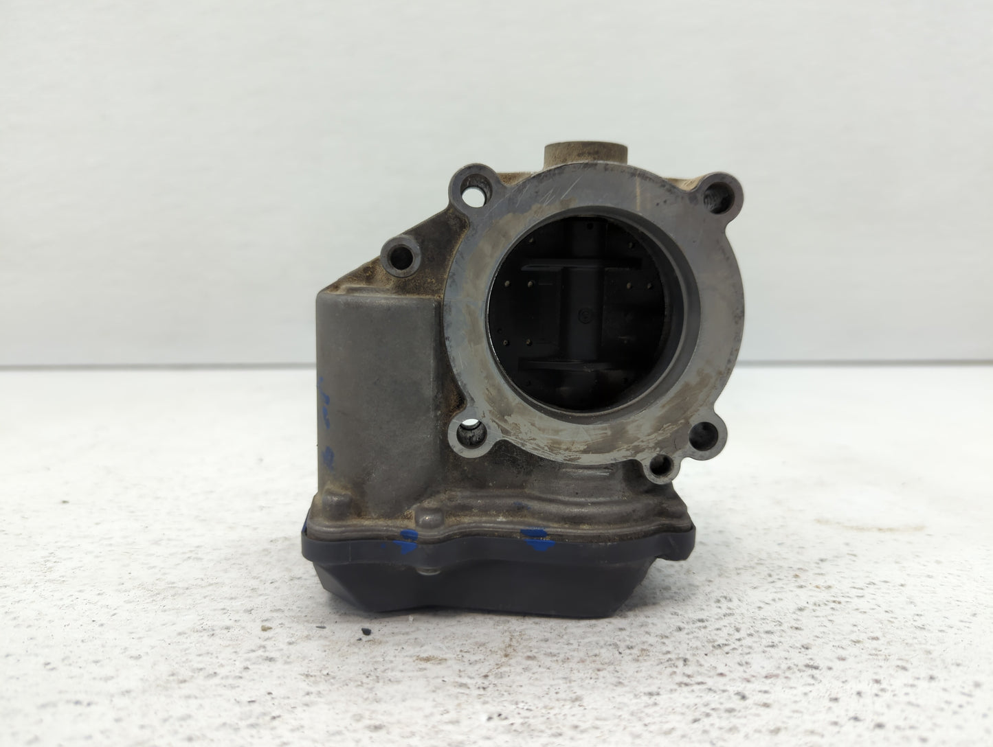 2005-2016 Audi A4 Throttle Body P/N:06F 133 062 Q 06F 133 062 J Fits OEM Used Auto Parts - Oemusedautoparts1.com
