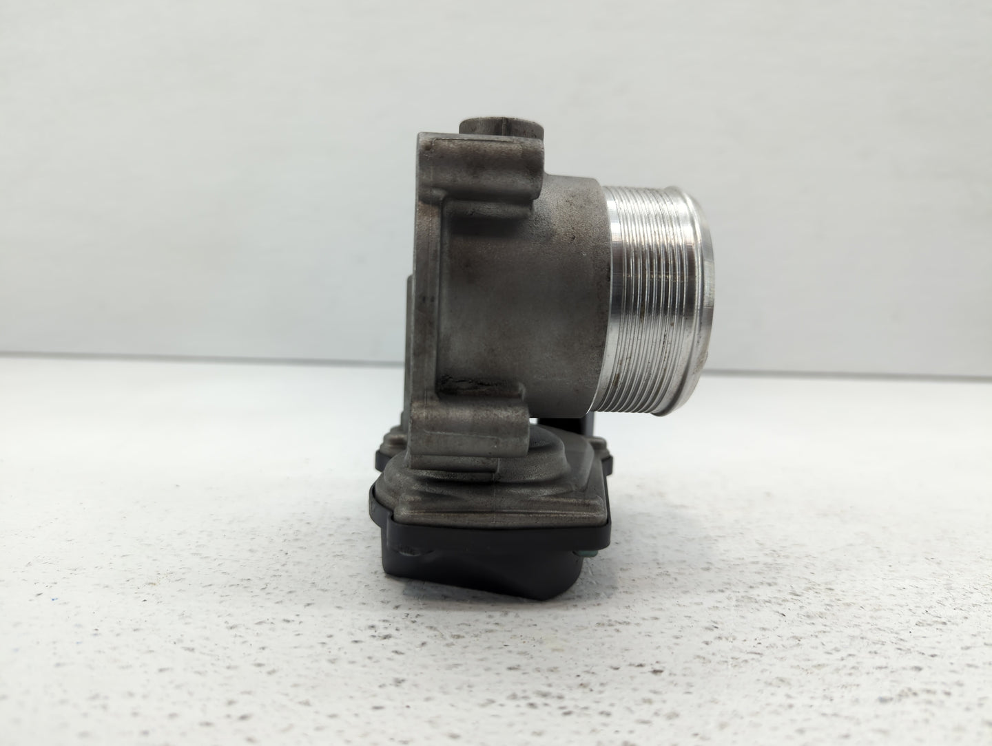 2005-2016 Audi A4 Throttle Body P/N:06F 133 062 T 06F 133 062 Q Fits OEM Used Auto Parts - Oemusedautoparts1.com