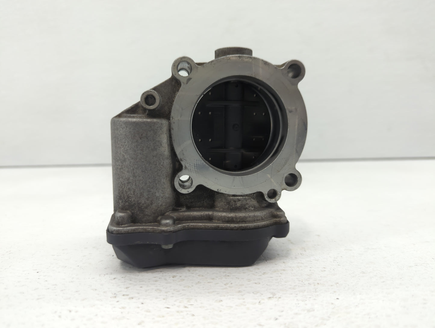 2005-2016 Audi A4 Throttle Body P/N:06F 133 062 T 06F 133 062 Q Fits OEM Used Auto Parts - Oemusedautoparts1.com
