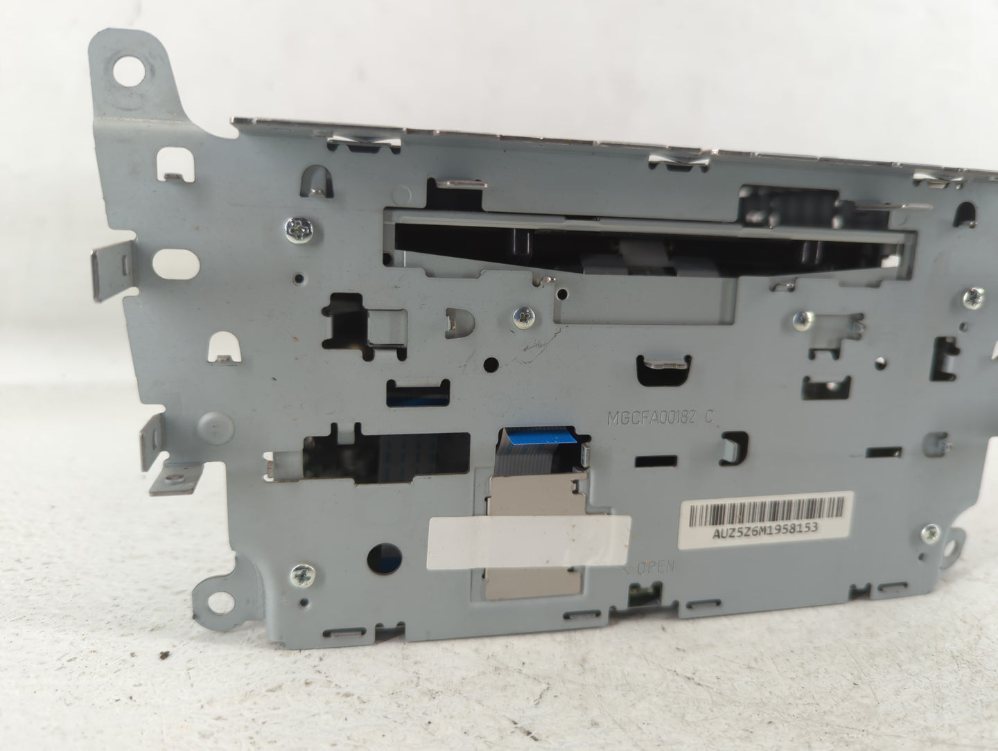 2013-2016 Audi A4 Am Fm Cd Player Radio Receiver - Oemusedautoparts1.com