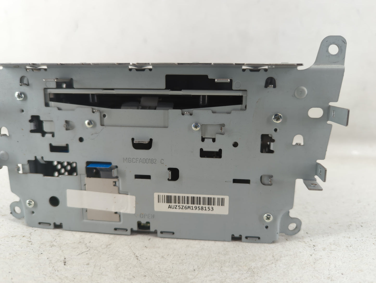 2013-2016 Audi A4 Am Fm Cd Player Radio Receiver - Oemusedautoparts1.com