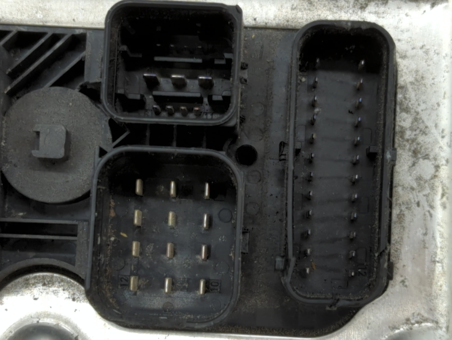 2014 Audi A4 PCM Engine Control Computer ECU ECM PCU OEM P/N:8 664 660 -01 Fits OEM Used Auto Parts - Oemusedautoparts1.com
