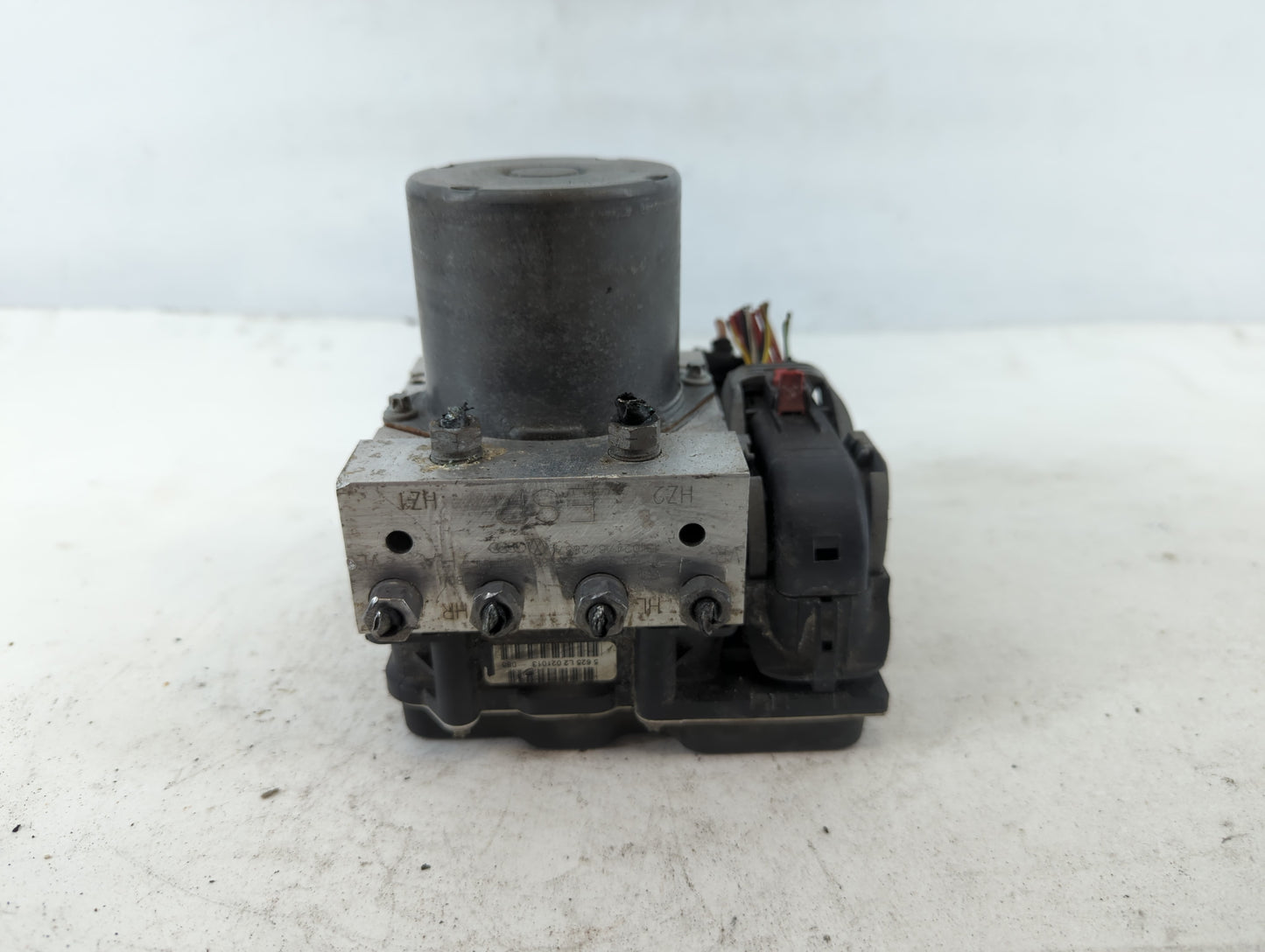 2014-2016 Audi A4 ABS Pump Control Module Replacement P/N:8K0 611 517 0 265 239 432 Fits Fits 2014 2015 2016 2017 OEM Used A