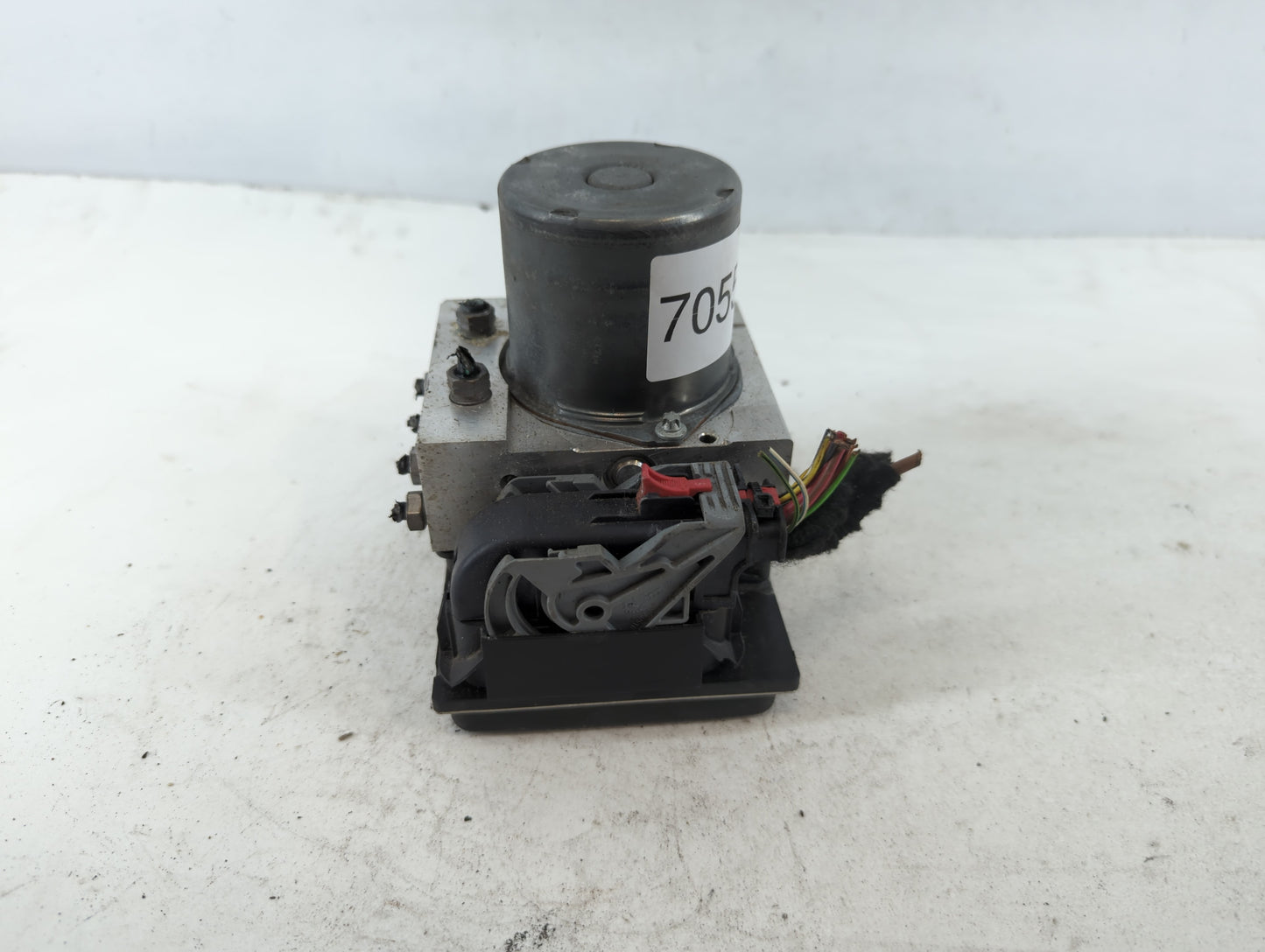 2014-2016 Audi A4 ABS Pump Control Module Replacement P/N:8K0 611 517 0 265 239 432 Fits Fits 2014 2015 2016 2017 OEM Used A