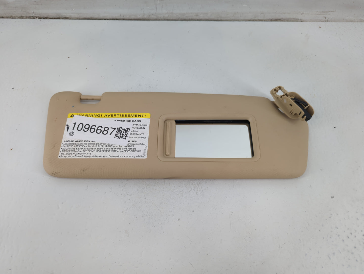 2014-2017 Audi A5 Sun Visor Shade Replacement Passenger Right Mirror Fits Fits 2014 2015 2016 2017 OEM Used Auto Parts - Oem