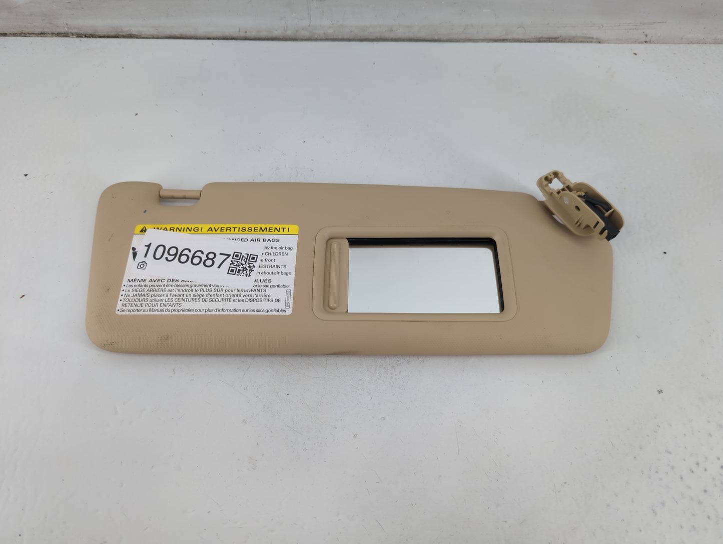 2014-2017 Audi A5 Sun Visor Shade Replacement Passenger Right Mirror Fits Fits 2014 2015 2016 2017 OEM Used Auto Parts - Oem