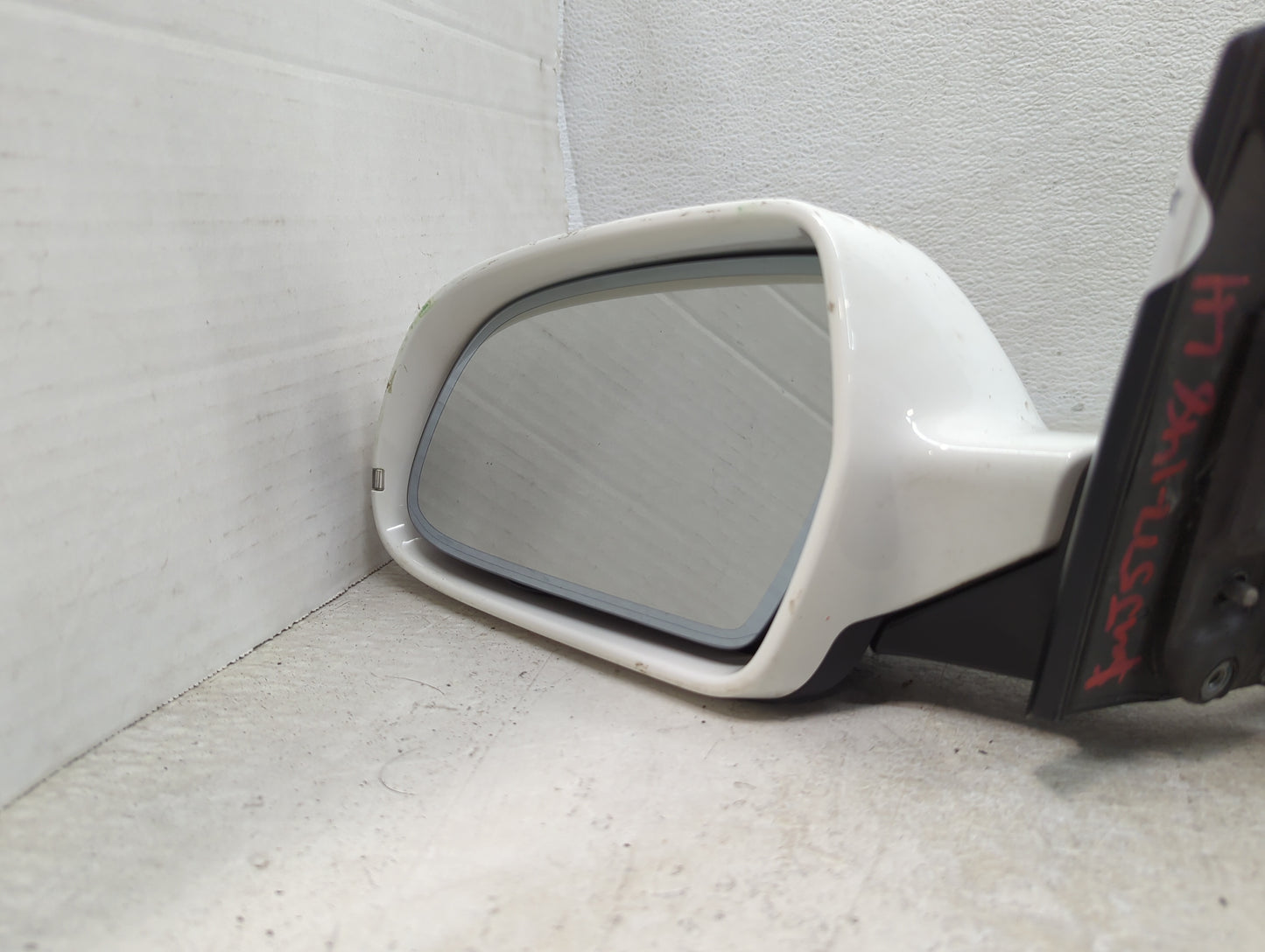2009-2014 Audi A5 Driver Side View Mirror - Left Door Mirror OEM Used - Oemusedautoparts1.com
