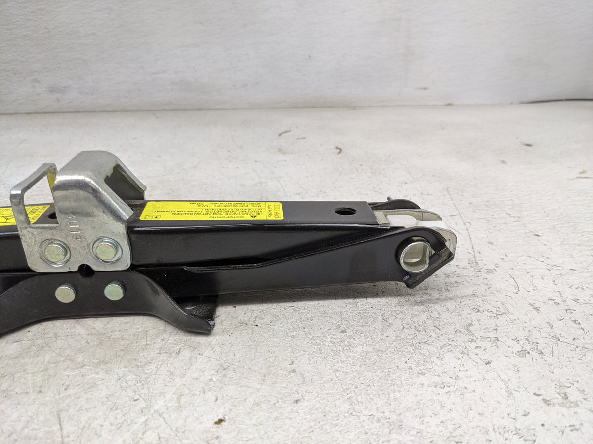 2014 Audi A5 Spare Scissor Car Jack - Oemusedautoparts1.com