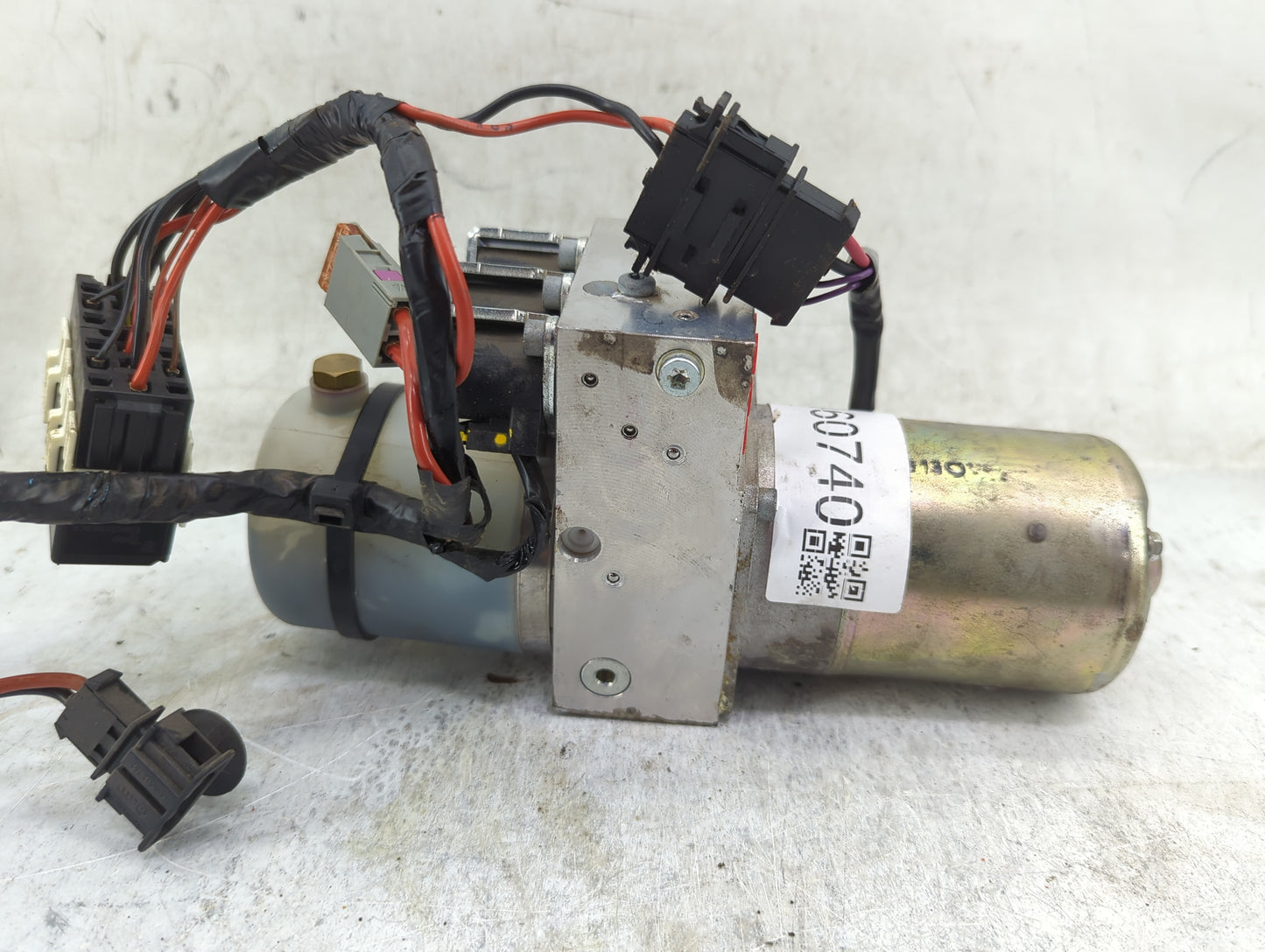 2010-2016 Audi A5 Convertible Lift Motor 1460740 - Oemusedautoparts1.com