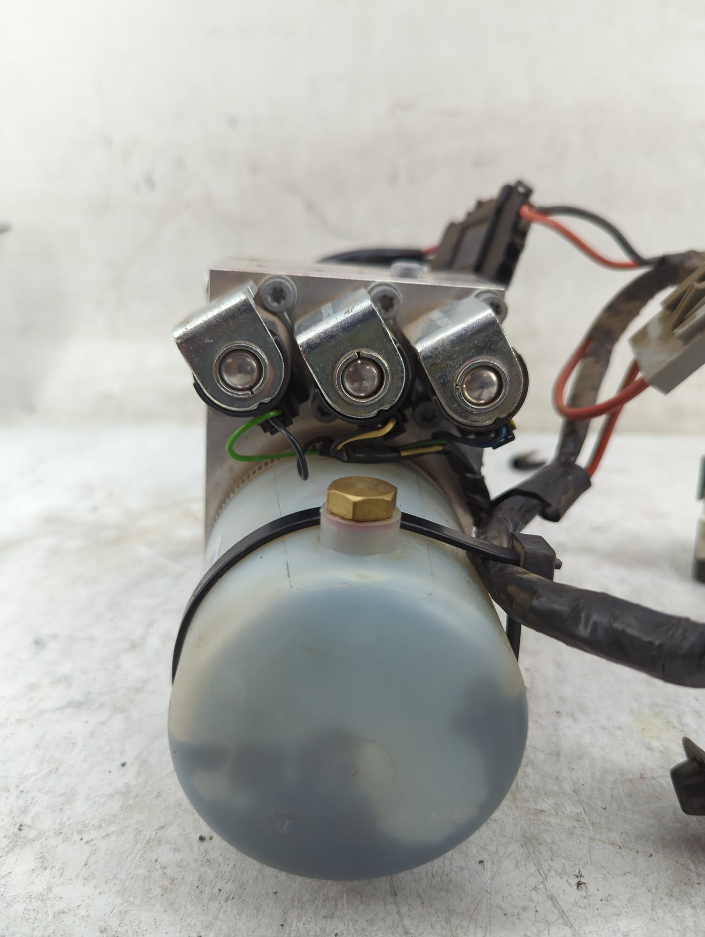 2010-2016 Audi A5 Convertible Lift Motor 1460740 - Oemusedautoparts1.com