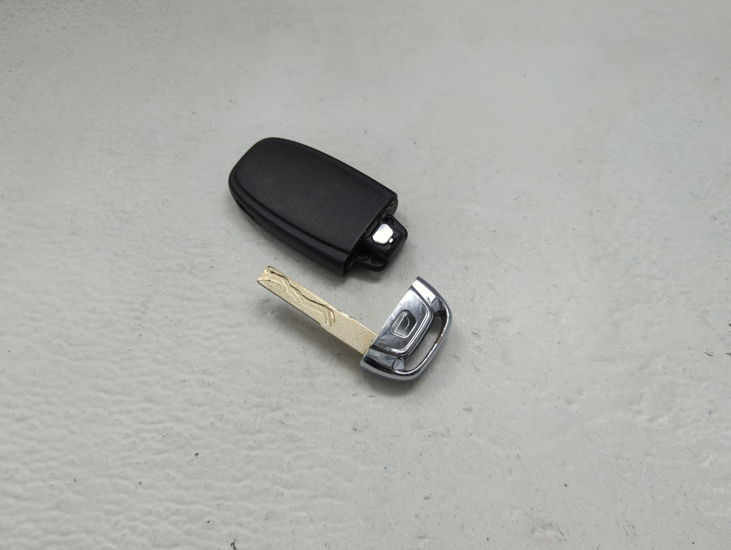 Audi A5 Keyless Entry Remote Fob IYZB8N 8K0.959.754.B 4 buttons - Oemusedautoparts1.com