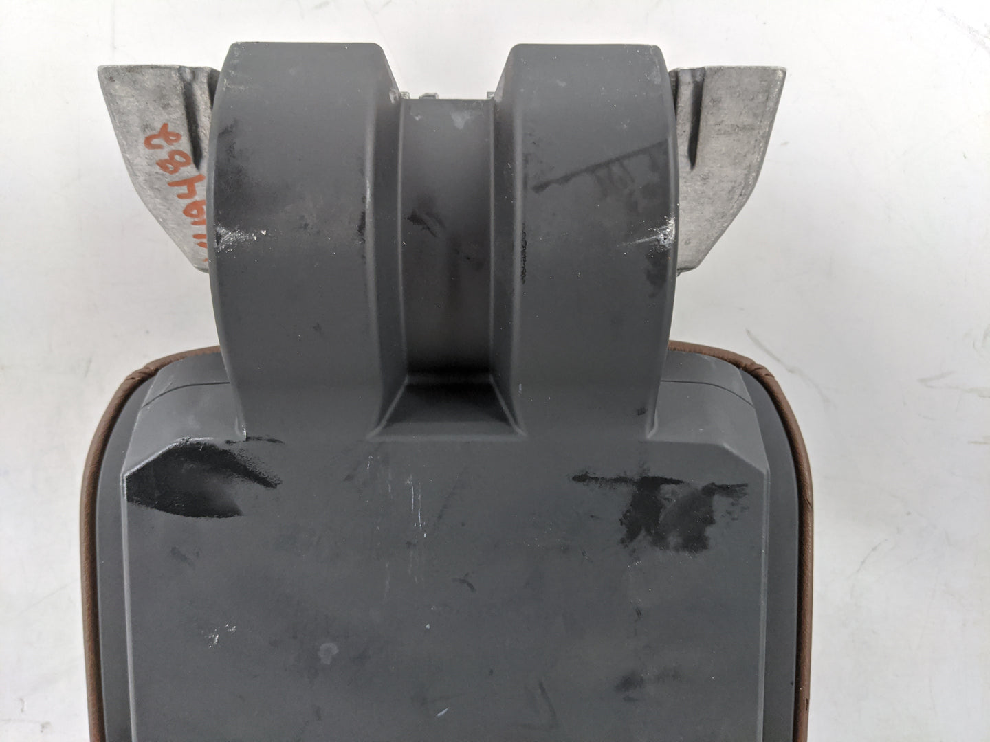 2014 Audi A5 Center Console Armrest Cover Lid P/N:4M0864207D 7161281A, 1317009 Fits OEM Used Auto Parts - Oemusedautoparts1.