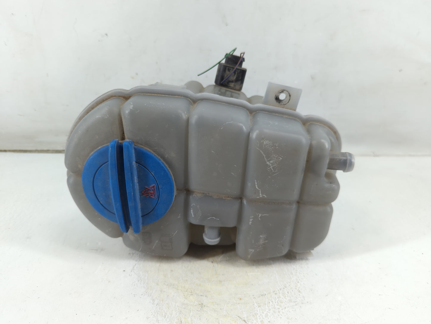 2012-2018 Audi A6 Windshield Washer Fluid Reservoir Bottle Oem - Oemusedautoparts1.com