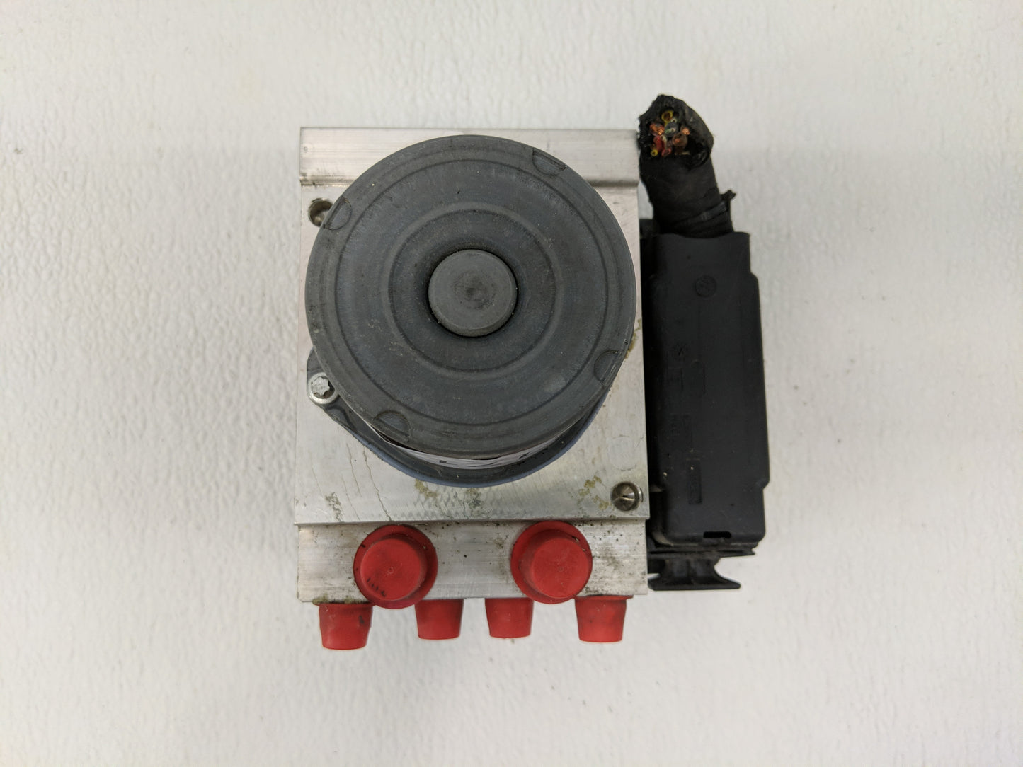 2014-2015 Audi A6 ABS Pump Control Module Replacement P/N:4G0 907 379 L Fits Fits 2014 2015 OEM Used Auto Parts - Oemusedaut