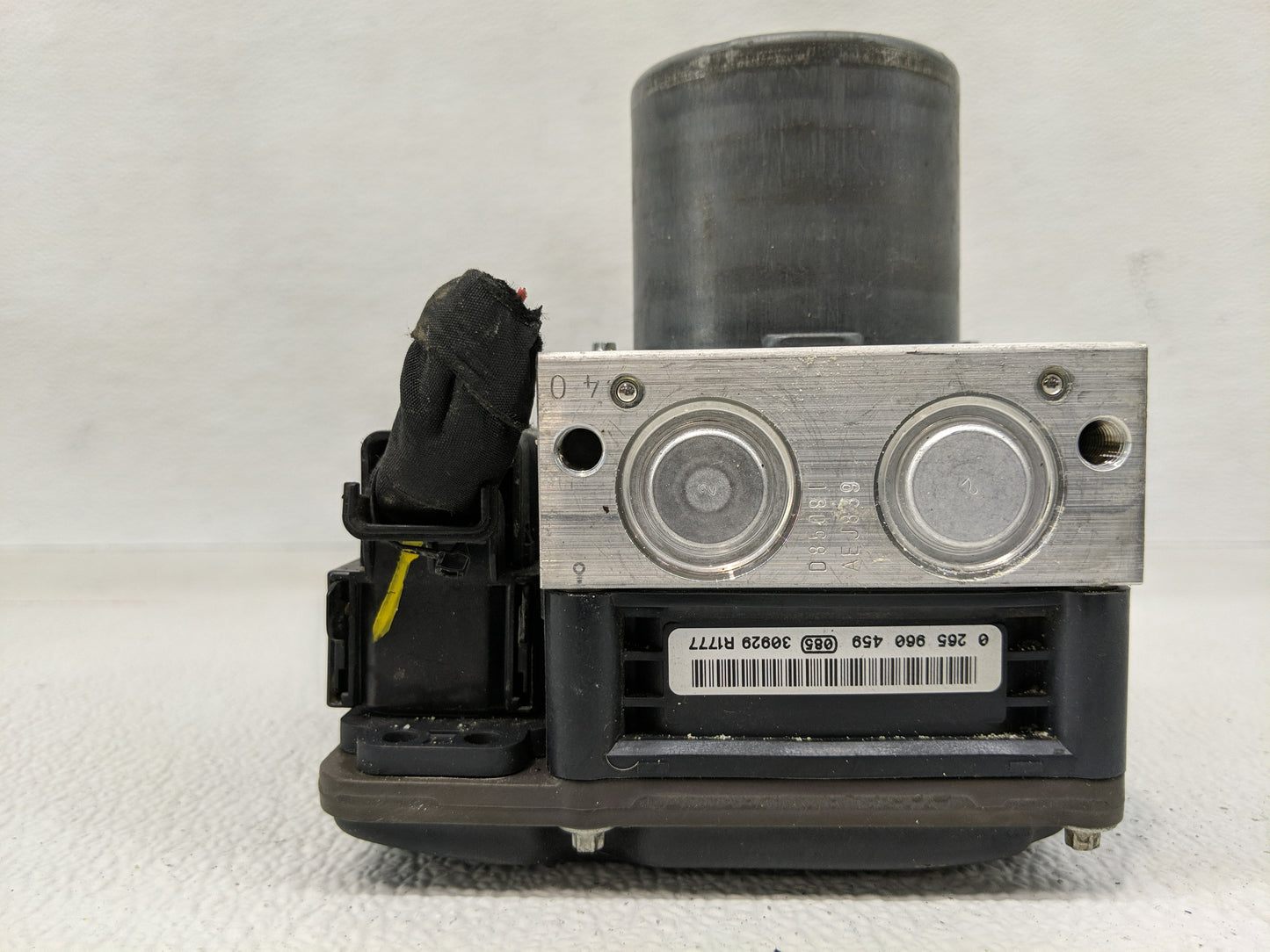 2014-2015 Audi A6 ABS Pump Control Module Replacement P/N:4G0 907 379 L Fits Fits 2014 2015 OEM Used Auto Parts - Oemusedaut