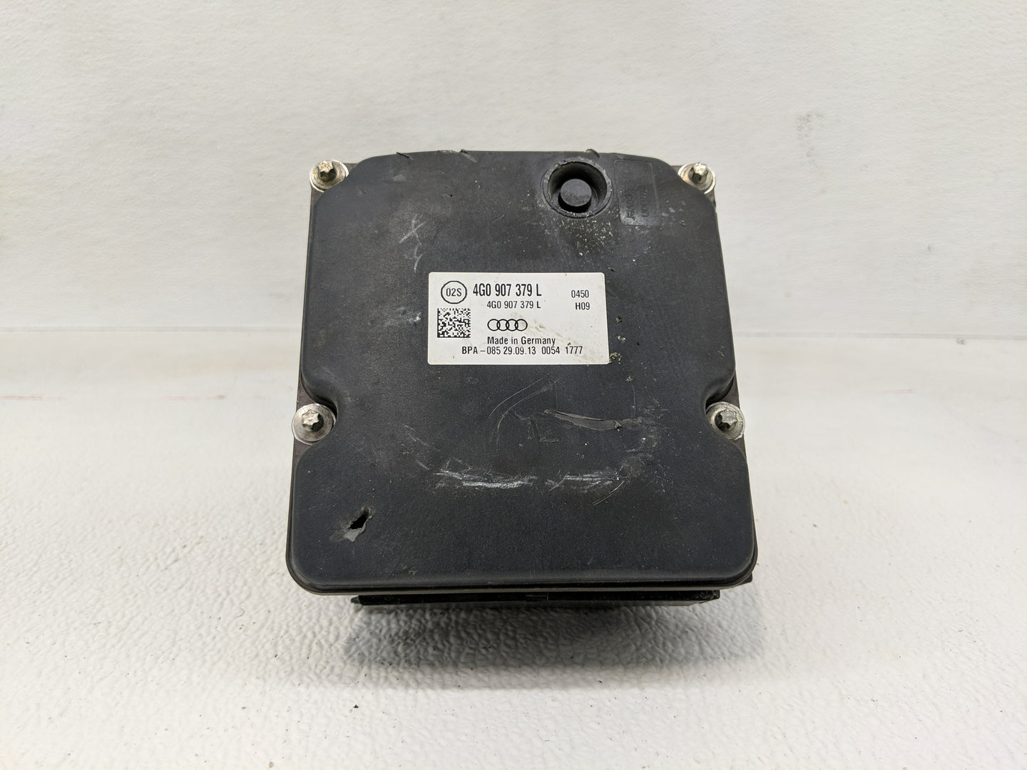 2014-2015 Audi A6 ABS Pump Control Module Replacement P/N:4G0 907 379 L Fits Fits 2014 2015 OEM Used Auto Parts - Oemusedaut