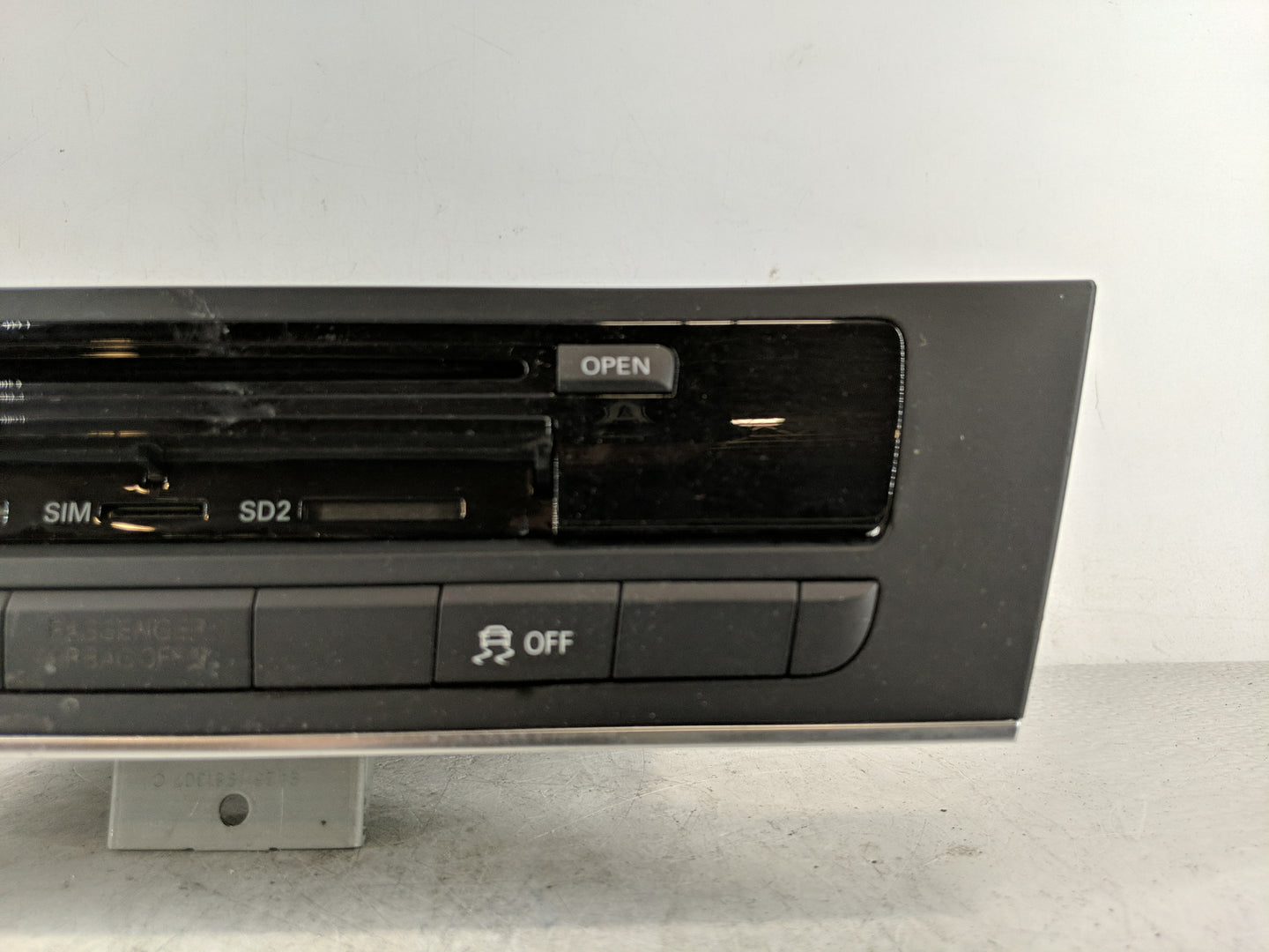 2012-2015 Audi A6 Radio AM FM Cd Player Receiver Replacement P/N:4G0 035 746 F Fits Fits 2012 2013 2014 2015 OEM Used Auto P