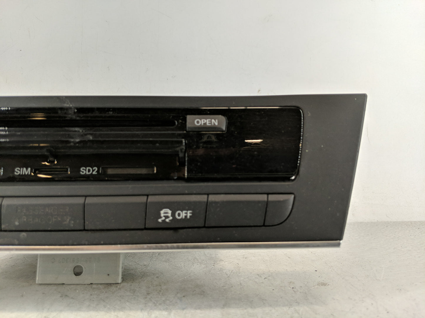 2012-2015 Audi A6 Radio AM FM Cd Player Receiver Replacement P/N:4G0 035 746 F Fits Fits 2012 2013 2014 2015 OEM Used Auto P