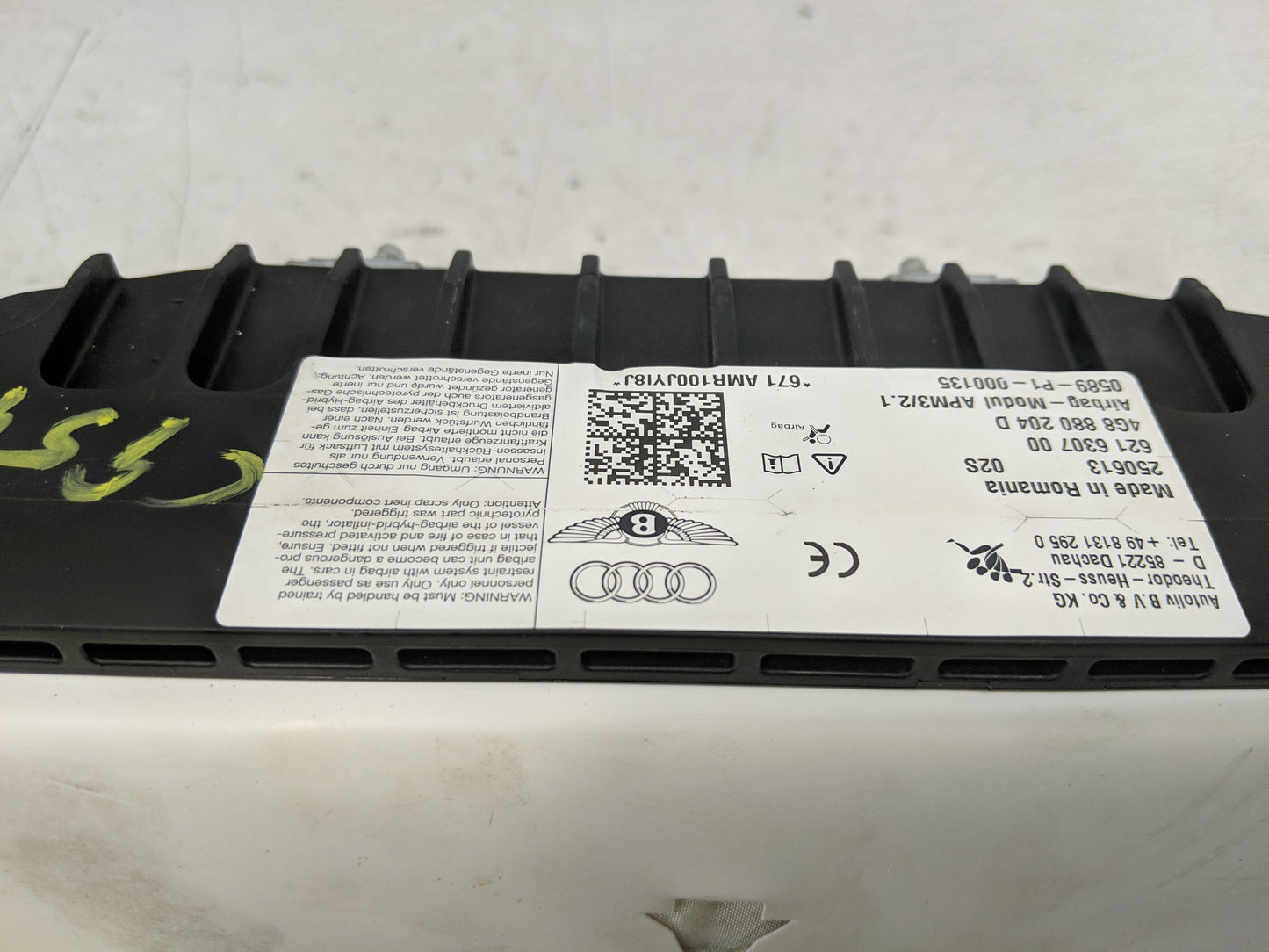 2012-2015 Audi A6 Air Bag Passenger Right Knee OEM P/N:4G8 880 842 A Fits Fits 2012 2013 2014 2015 OEM Used Auto Parts - Oem