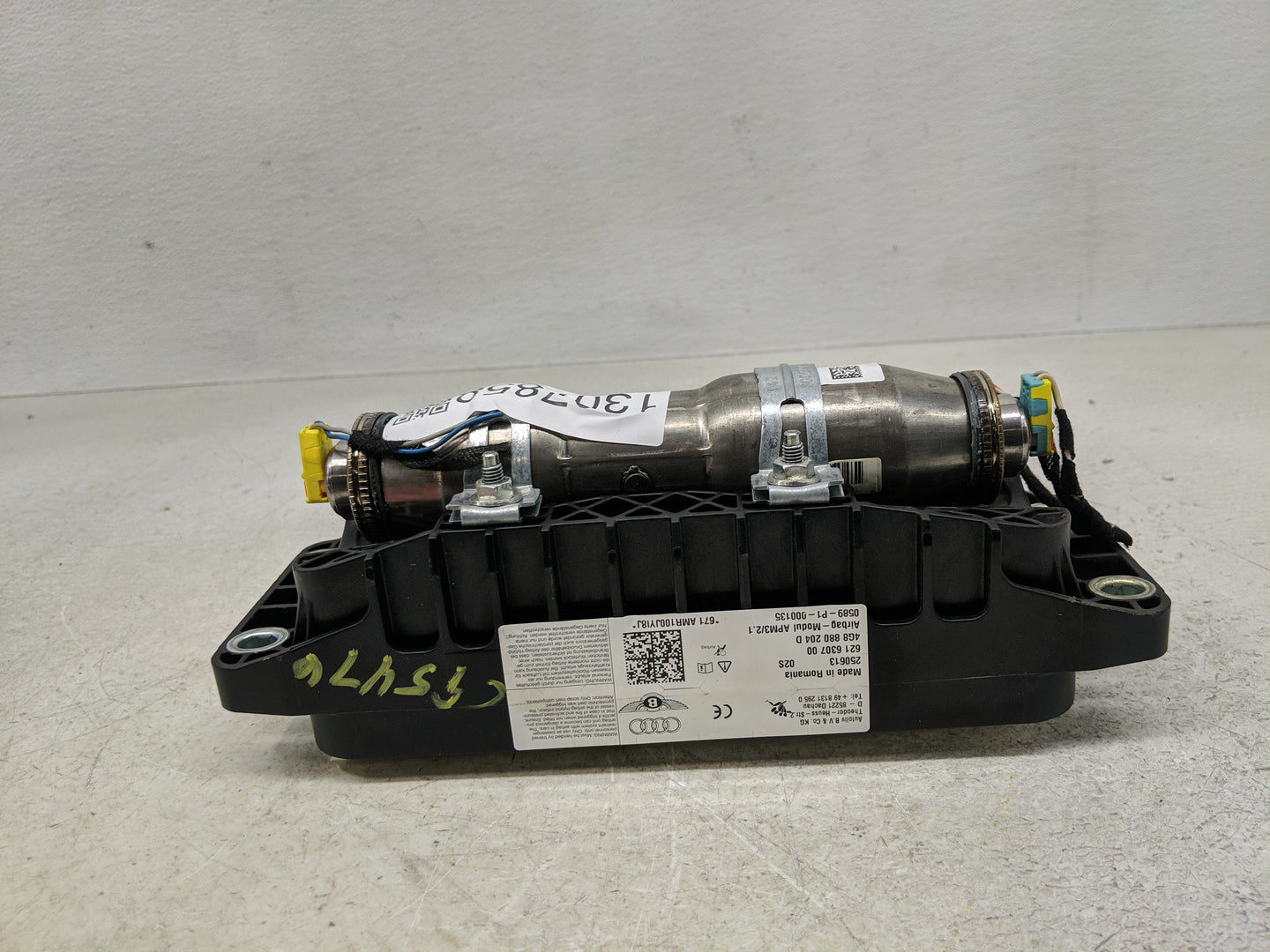 2012-2015 Audi A6 Air Bag Passenger Right Knee OEM P/N:4G8 880 842 A Fits Fits 2012 2013 2014 2015 OEM Used Auto Parts - Oem