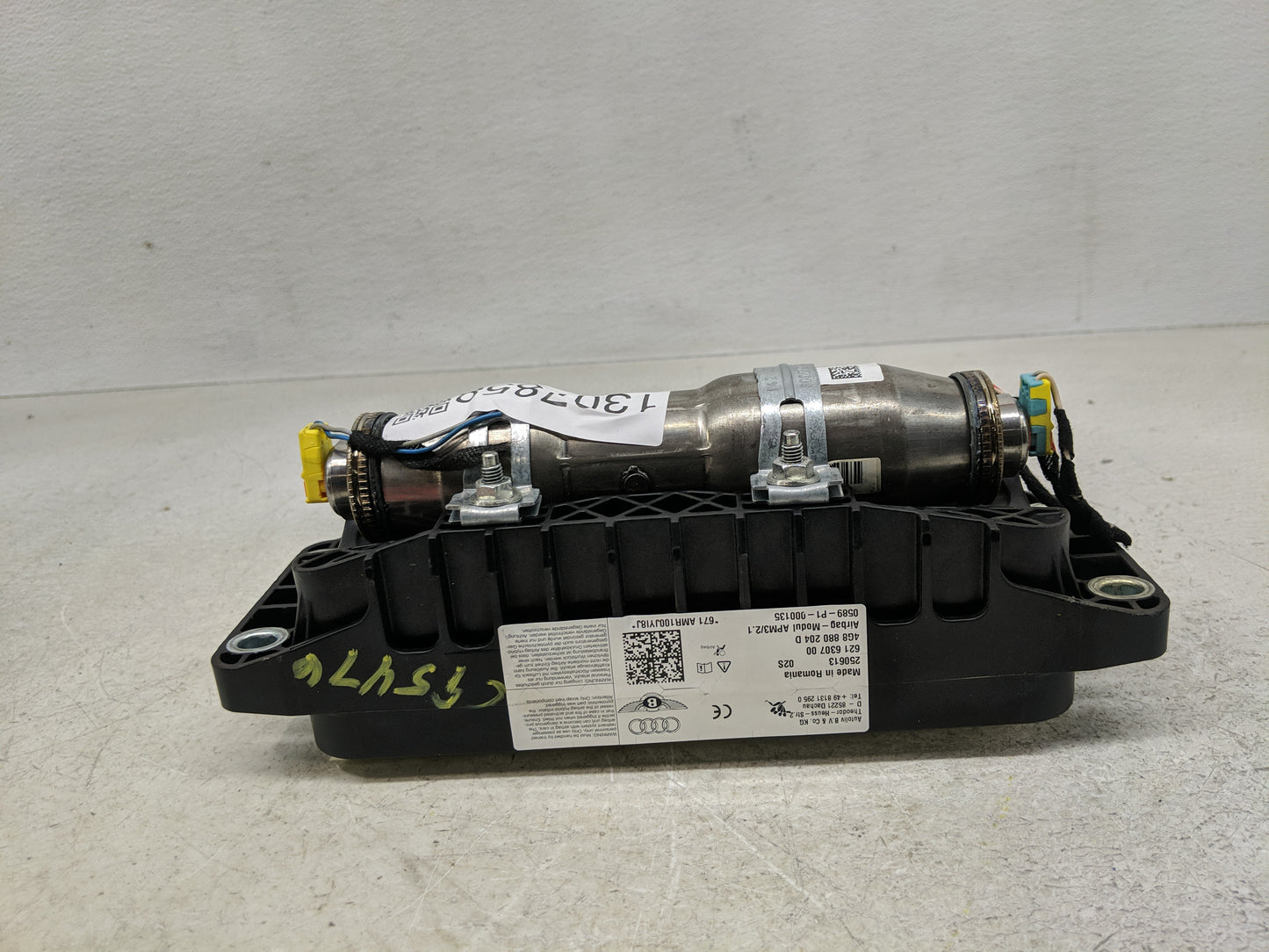 2012-2015 Audi A6 Air Bag Passenger Right Knee OEM P/N:4G8 880 842 A Fits Fits 2012 2013 2014 2015 OEM Used Auto Parts - Oem