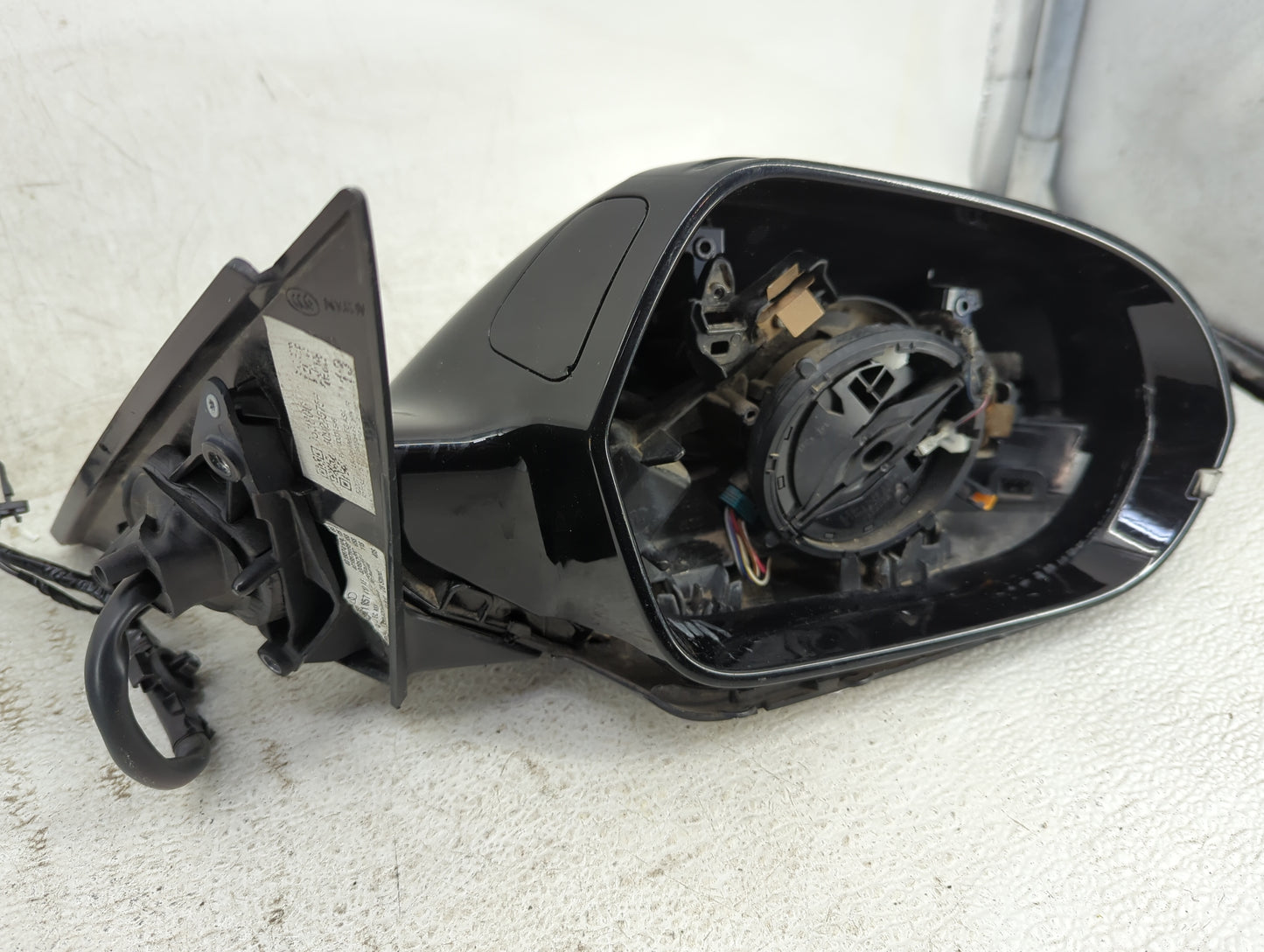 2014-2018 Audi A6 Passenger Side View Mirror - Right Door Mirror OEM Used - Oemusedautoparts1.com