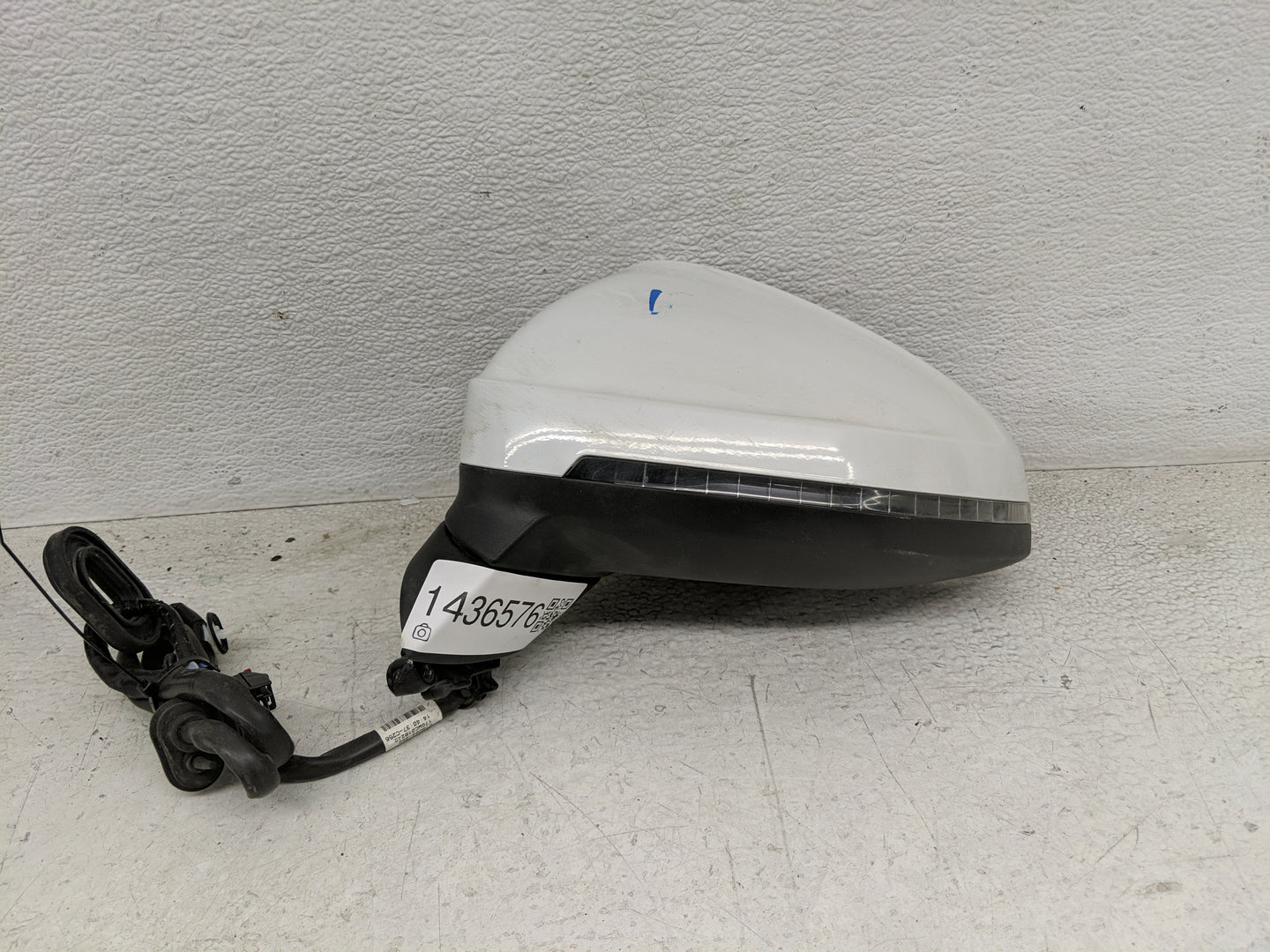2014-2018 Audi A6 Driver Side View Mirror - Left Door Mirror OEM Used - Oemusedautoparts1.com