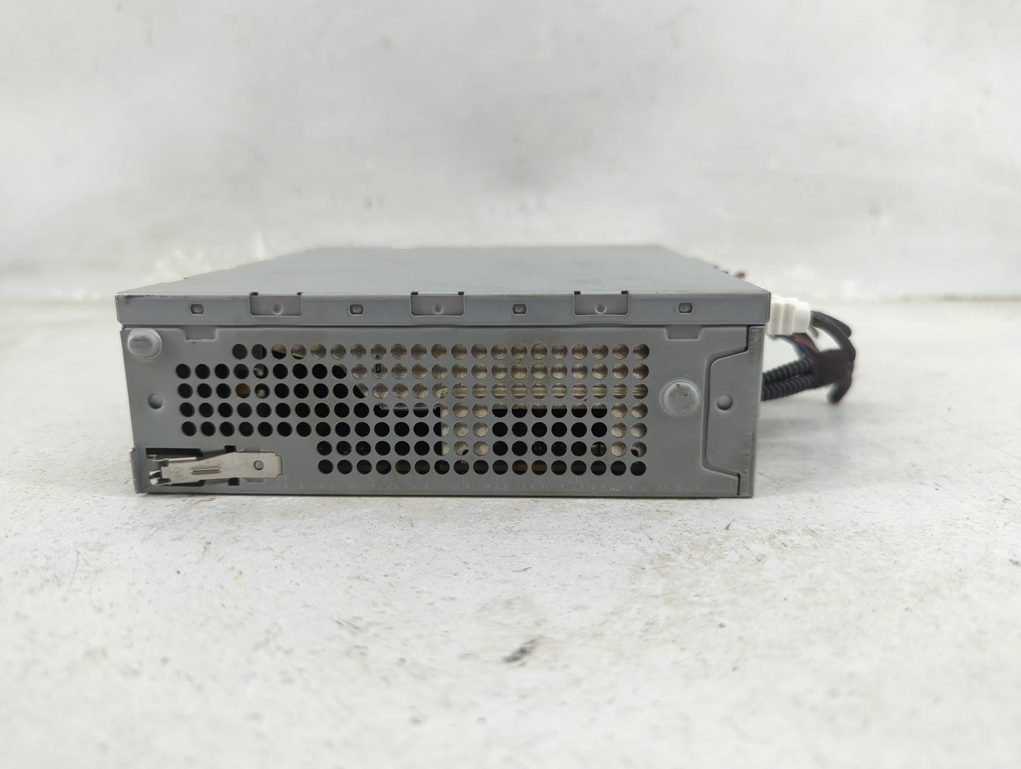 2010-2015 Audi A6 Radio AM FM Cd Player Receiver Replacement P/N:2462281 4G0 035 082 G Fits OEM Used Auto Parts - Oemusedaut