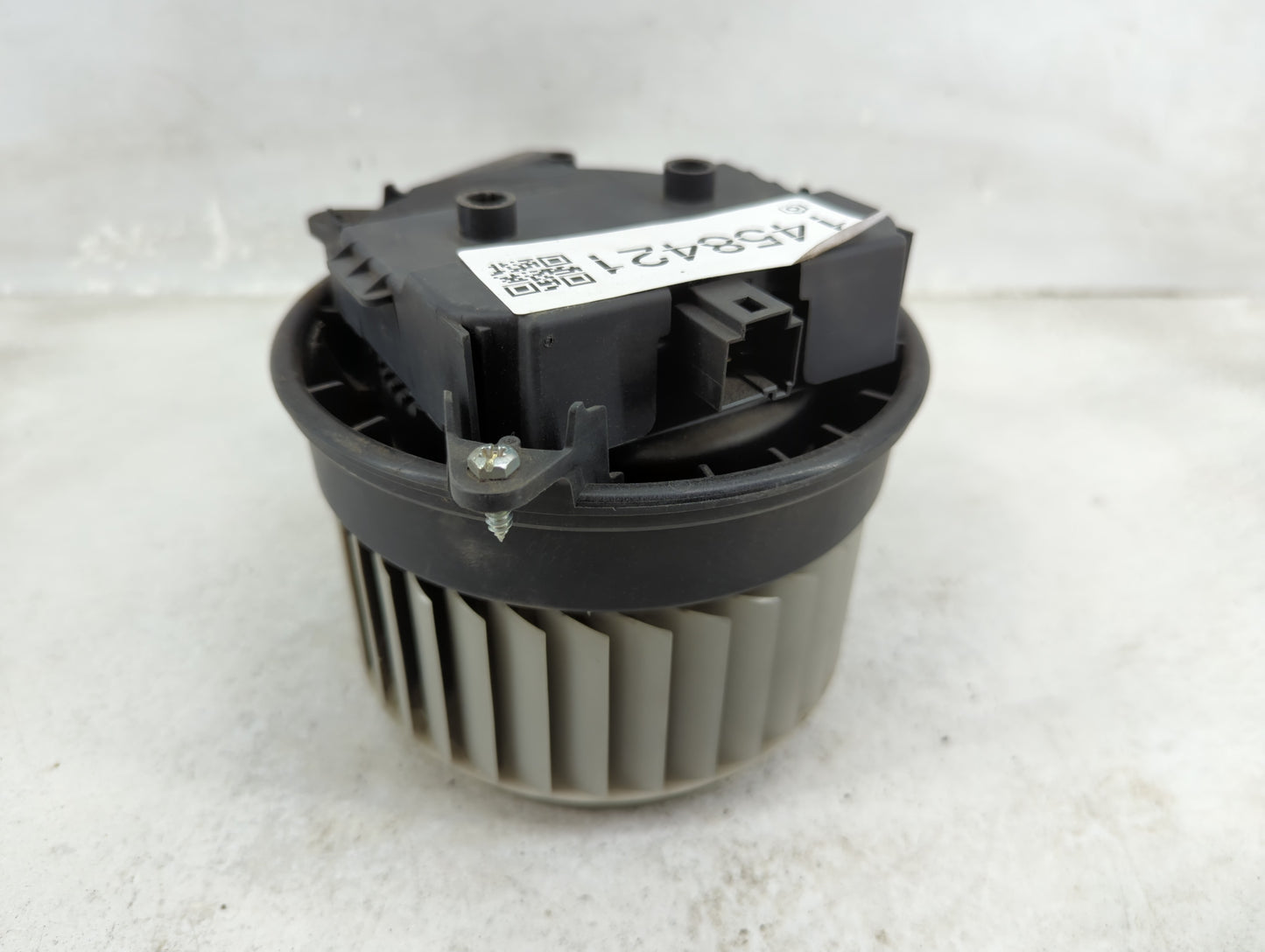2012-2018 Audi A6 Heater AC Blower Motor P/N:773.7081 4H1820021B Fits Fits 2011 2012 2013 2014 2015 2016 2017 2018 OEM Used 
