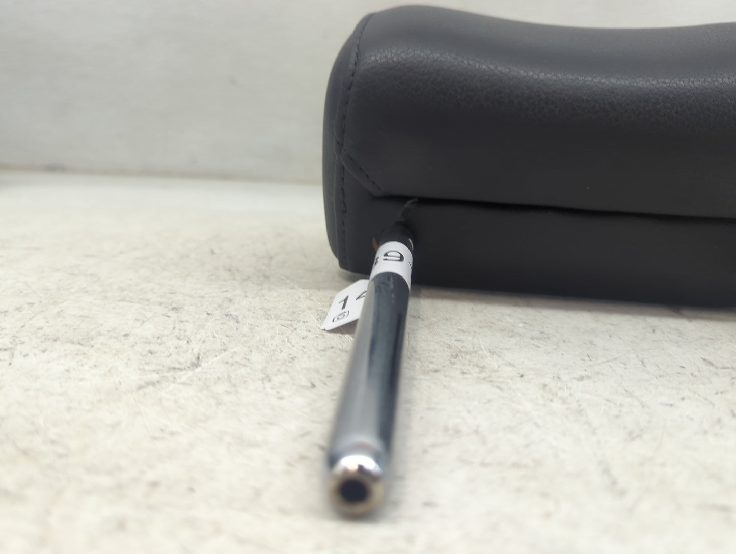 2014 Audi A6 Headrest Head Rest Front Driver Seat Black - Oemusedautoparts1.com