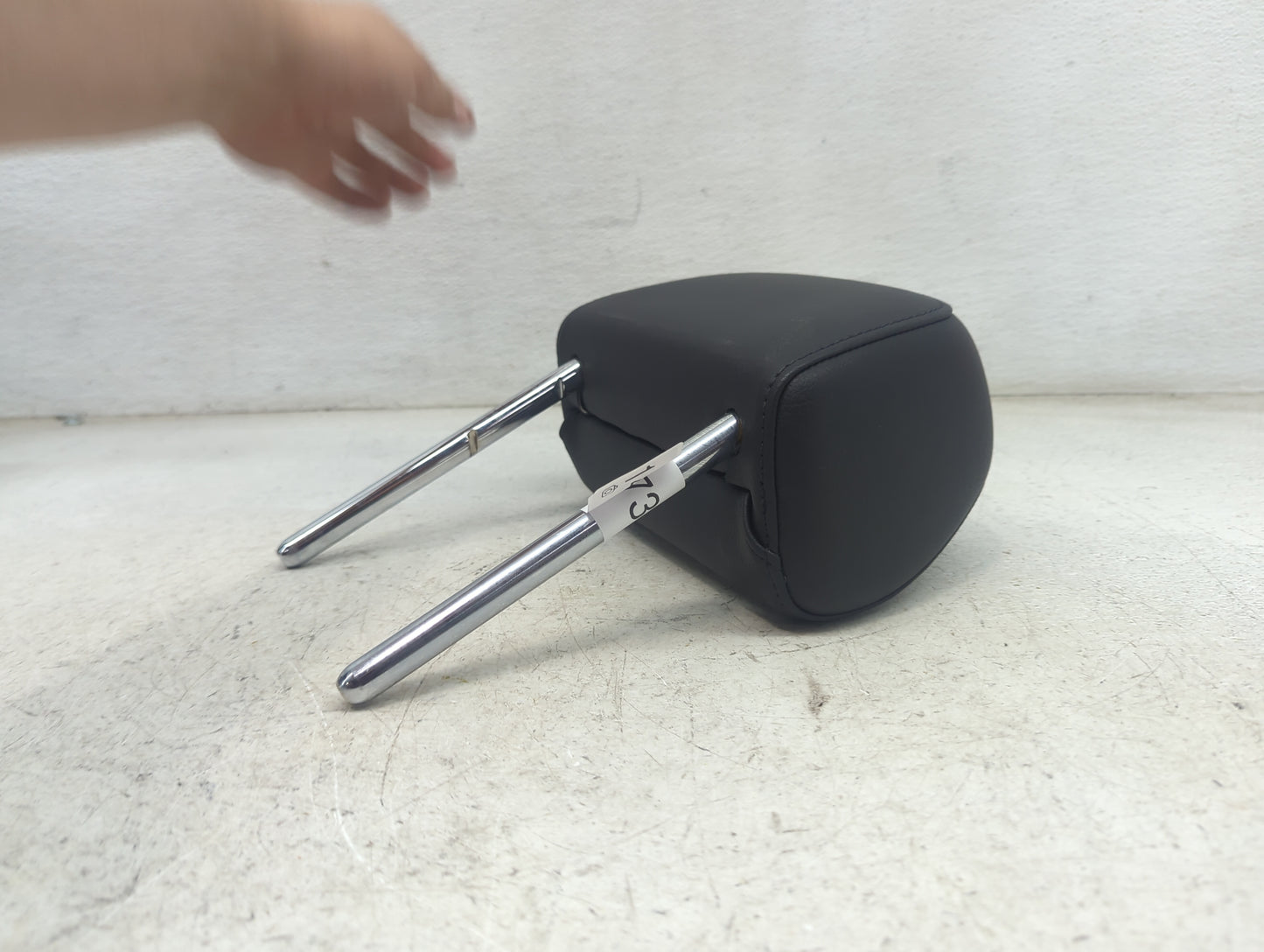 2014 Audi A6 Headrest Head Rest Front Driver Seat Black - Oemusedautoparts1.com
