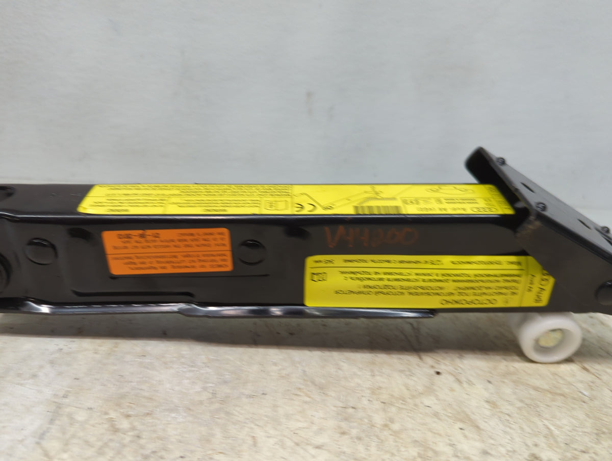 2014 Audi A6 Spare Scissor Car Jack 1512362 - Oemusedautoparts1.com