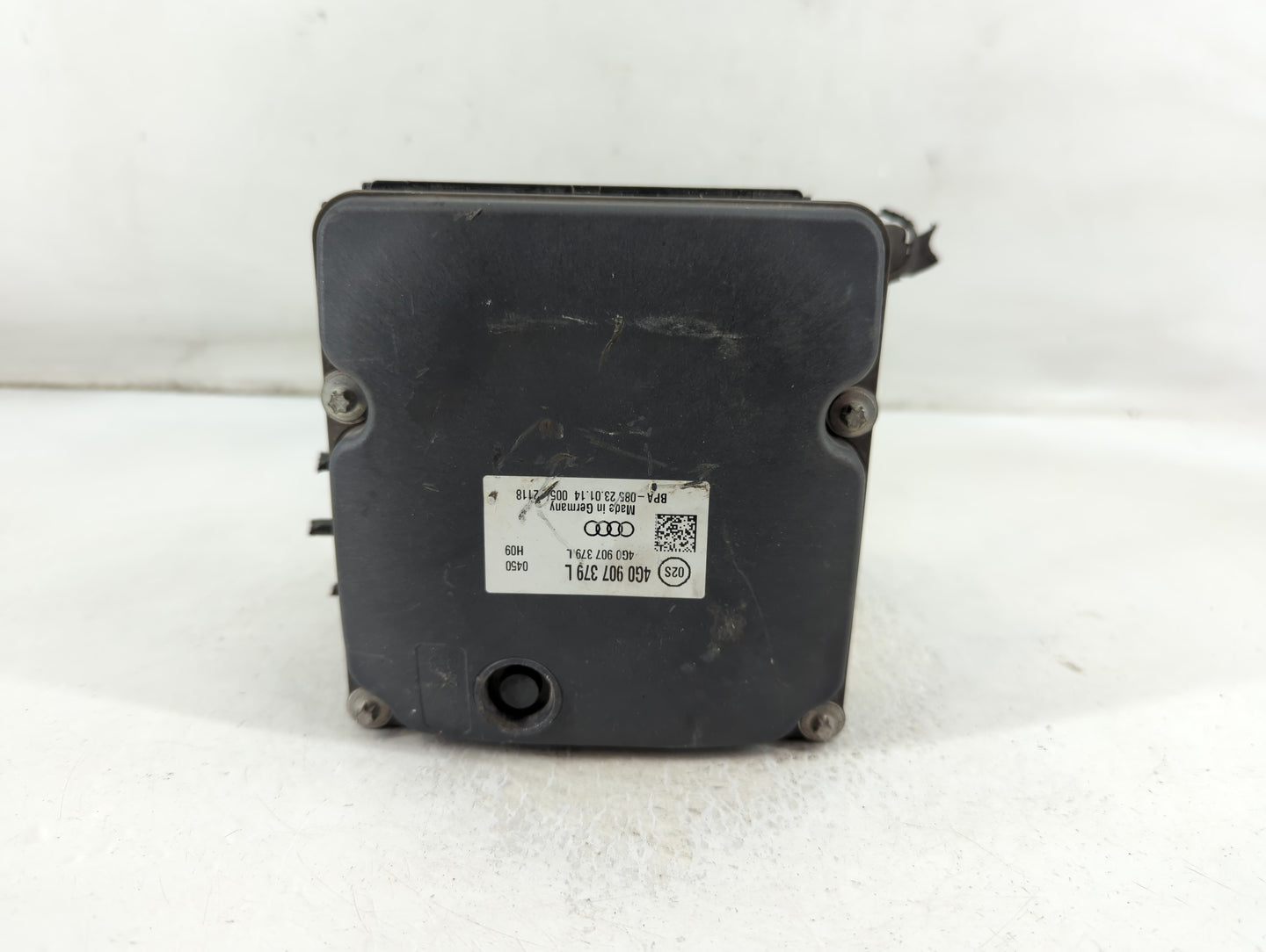 2014-2015 Audi A6 ABS Pump Control Module Replacement P/N:4G0 907 379 L Fits Fits 2014 2015 OEM Used Auto Parts - Oemusedaut