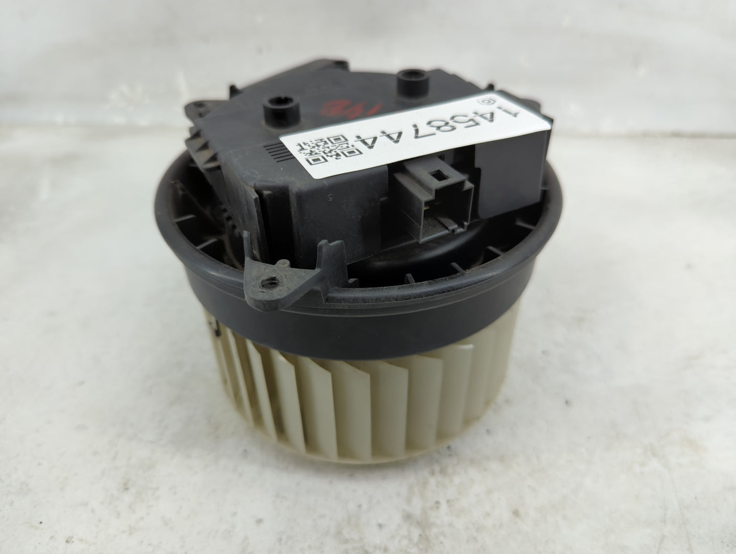 2012-2018 Audi A7 Heater AC Blower Motor P/N:773.70815.03 CZ 016070-1265 Fits Fits 2011 2012 2013 2014 2015 2016 2017 2018 O