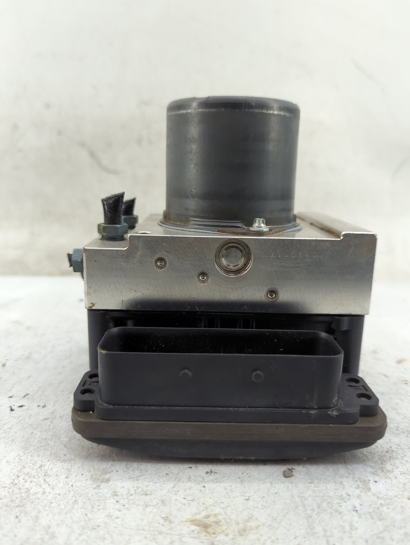 2012-2014 Audi A7 ABS Pump Control Module Replacement P/N:4G0 907 379 H 0265250562, 0265950662 Fits Fits 2012 2013 2014 2015