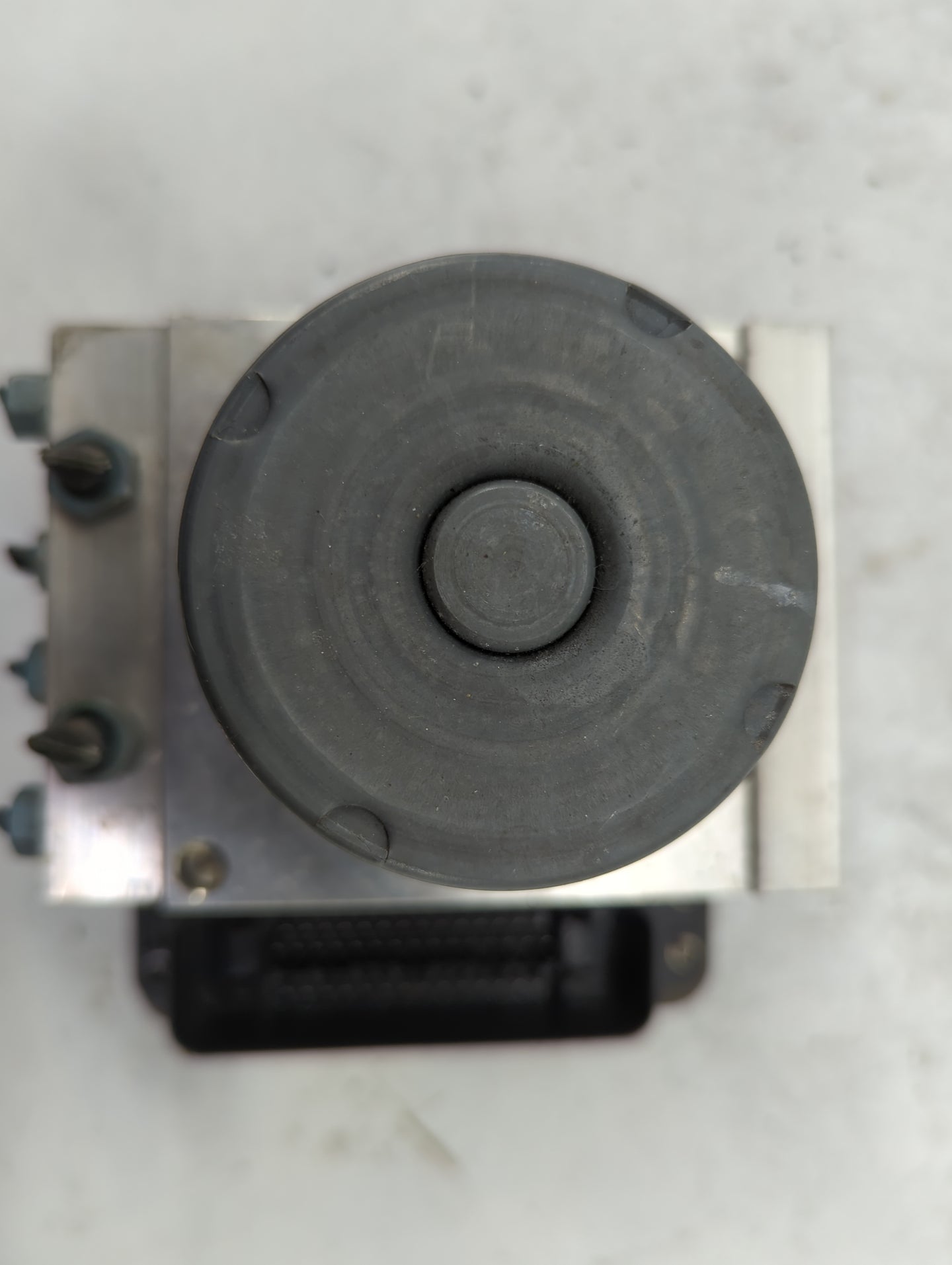 2012-2014 Audi A7 ABS Pump Control Module Replacement P/N:4G0 907 379 H 0265250562, 0265950662 Fits Fits 2012 2013 2014 2015