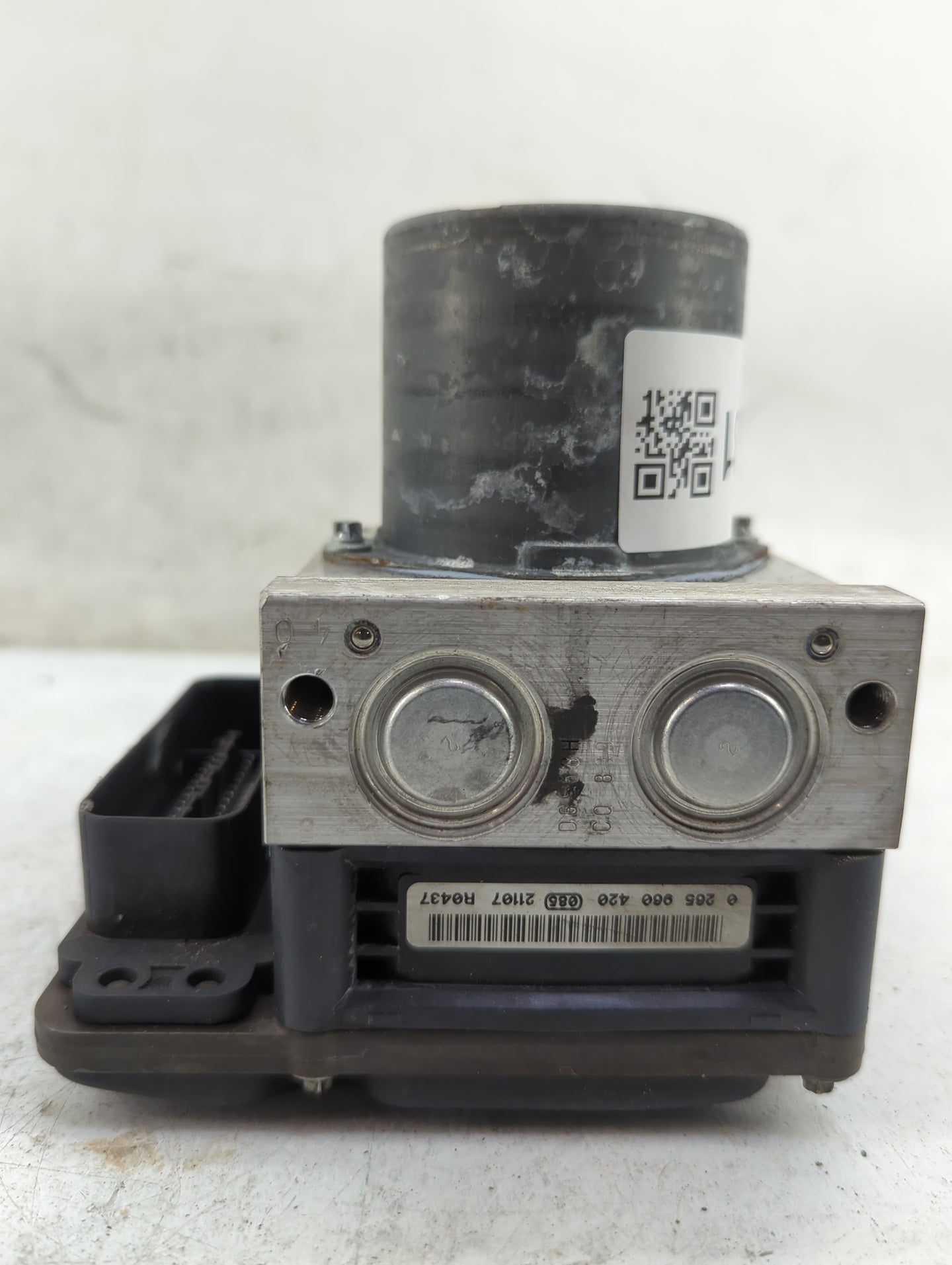 2012-2014 Audi A7 ABS Pump Control Module Replacement P/N:4G0 907 379 H 0265250562, 0265950662 Fits Fits 2012 2013 2014 2015