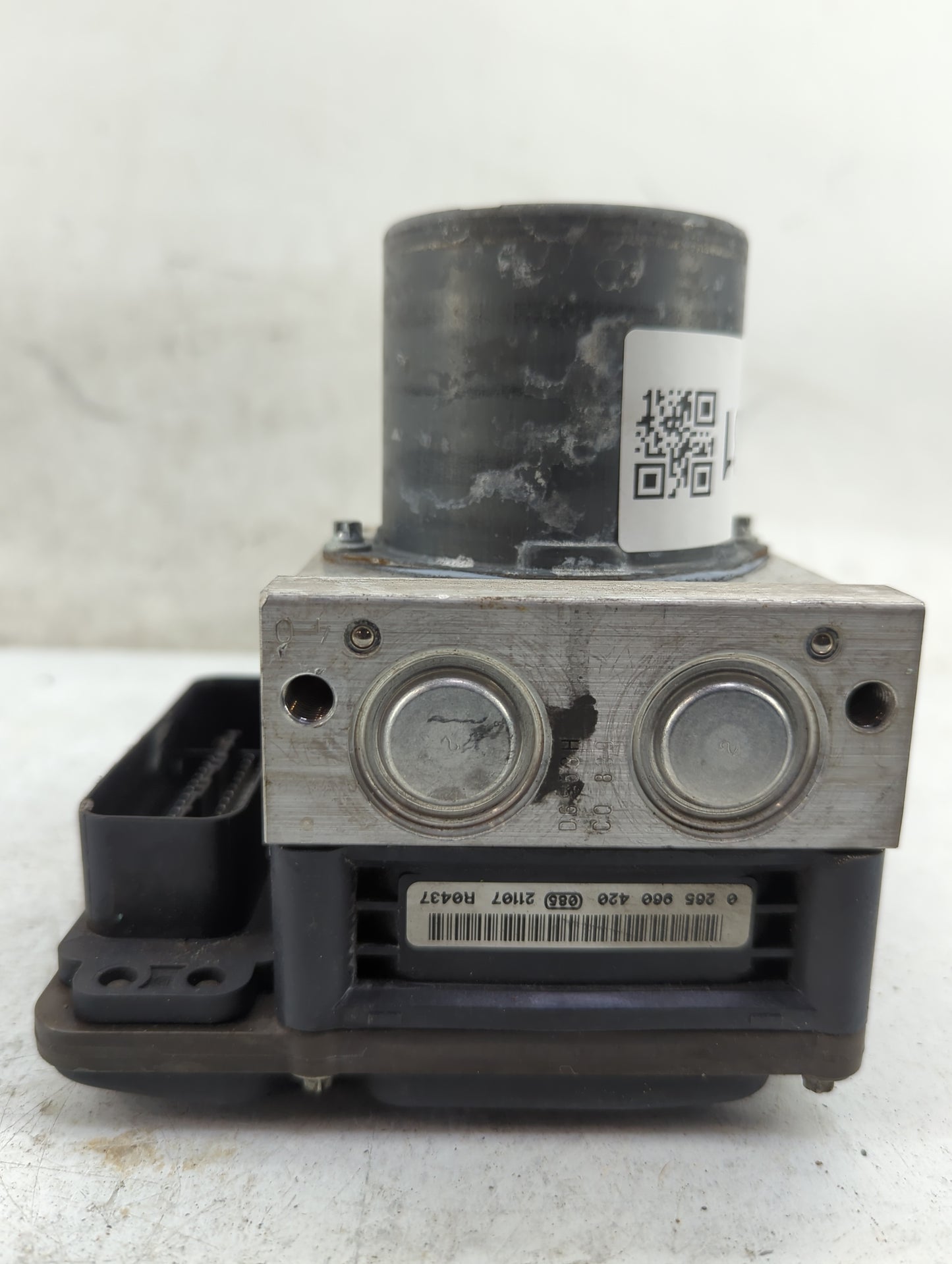 2012-2014 Audi A7 ABS Pump Control Module Replacement P/N:4G0 907 379 H 0265250562, 0265950662 Fits Fits 2012 2013 2014 2015