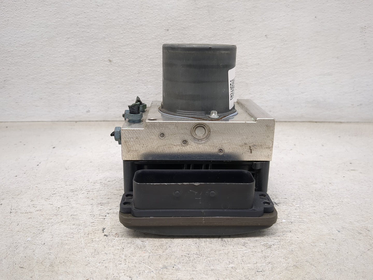 2012-2014 Audi A7 ABS Pump Control Module Replacement P/N:4G0 907 379 H 0265250562, 0265950662 Fits Fits 2012 2013 2014 2015