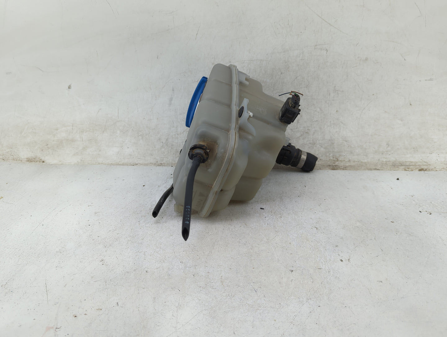 Audi A7 Radiator Coolant Overflow Expansion Tank Bottle - Oemusedautoparts1.com