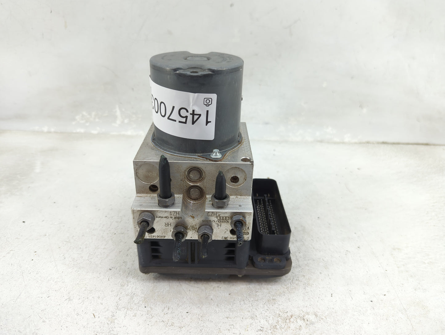 2013-2014 Audi A8 ABS Pump Control Module Replacement P/N:0 265 250 382 Fits Fits 2013 2014 OEM Used Auto Parts - Oemusedaut