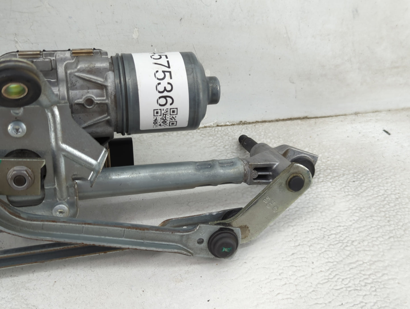2011-2018 Audi A8 Front Windshield Wiper Motor P/N:4H1 955 023 E Fits Fits 2011 2012 2013 2014 2015 2016 2017 2018 OEM Used 