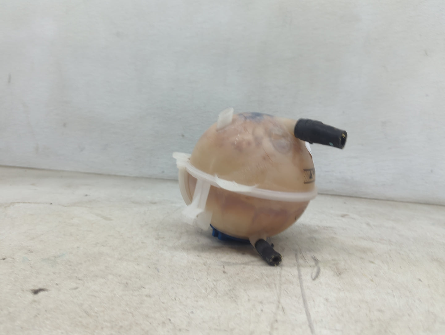 2015-2018 Audi Q3 Radiator Coolant Overflow Expansion Tank Bottle - Oemusedautoparts1.com