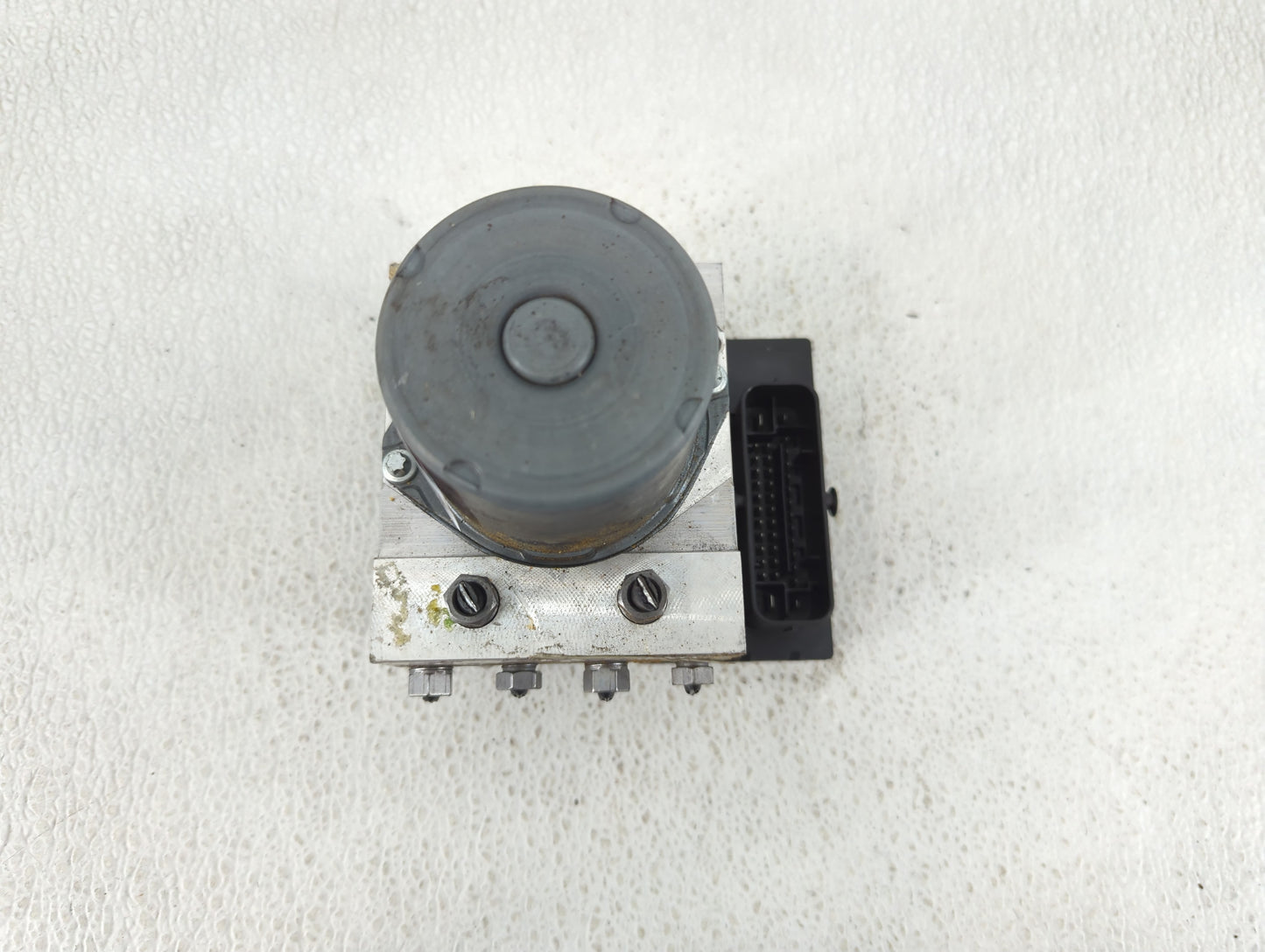 2013-2016 Audi Q5 ABS Pump Control Module Replacement P/N:8r0 907 379 AM Fits Fits 2013 2014 2015 2016 OEM Used Auto Parts -