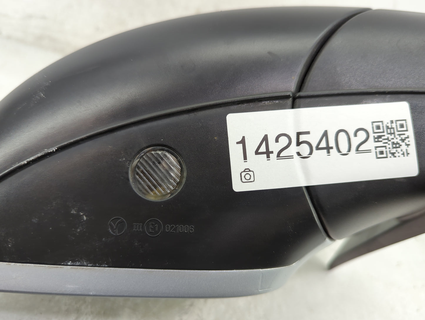 2009-2014 Audi Q5 Passenger Side View Mirror - Right Door Mirror OEM Used - Oemusedautoparts1.com