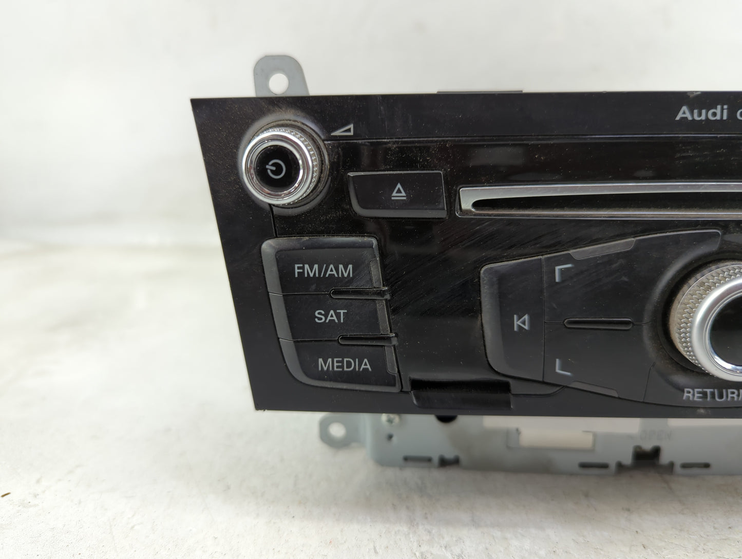 2013-2017 Audi Q5 Radio AM FM Cd Player Receiver Replacement P/N:8R1035186Q 8R1 035 186 Q Fits Fits 2013 2014 2015 2016 2017