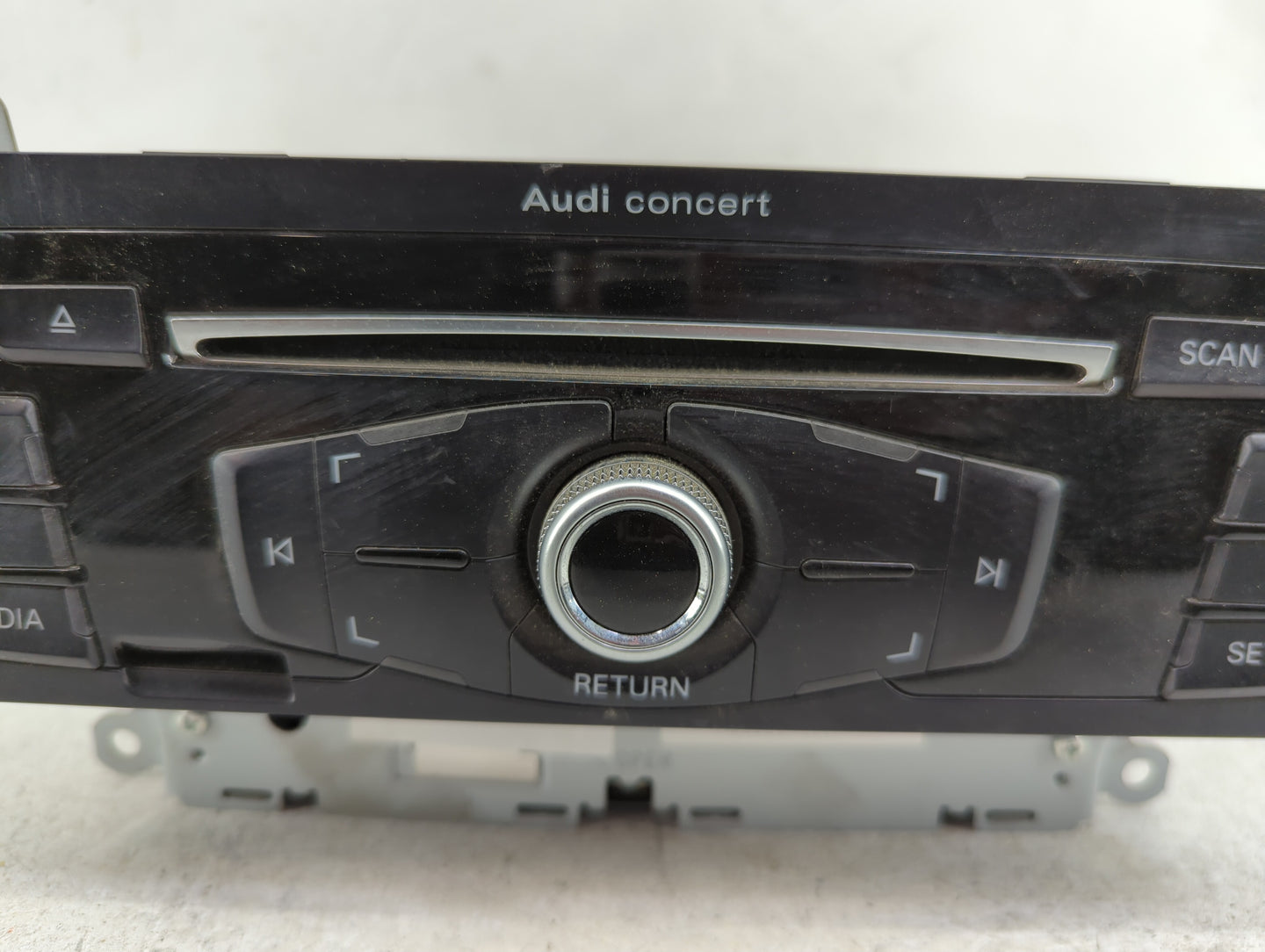 2013-2017 Audi Q5 Radio AM FM Cd Player Receiver Replacement P/N:8R1035186Q 8R1 035 186 Q Fits Fits 2013 2014 2015 2016 2017