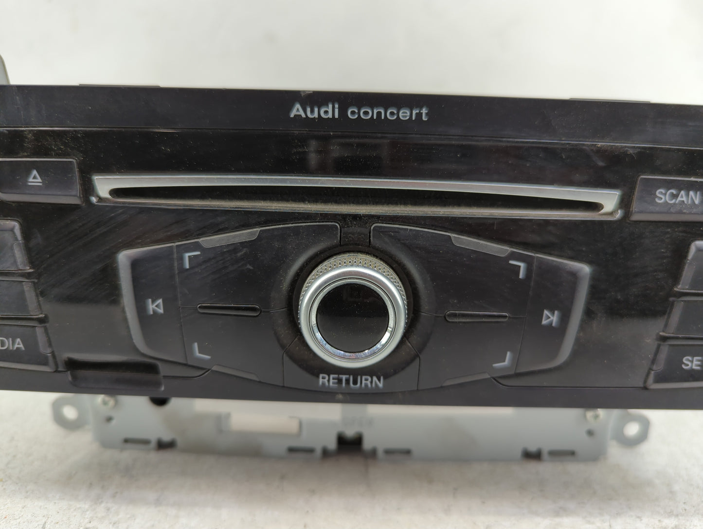 2013-2017 Audi Q5 Radio AM FM Cd Player Receiver Replacement P/N:8R1035186Q 8R1 035 186 Q Fits Fits 2013 2014 2015 2016 2017