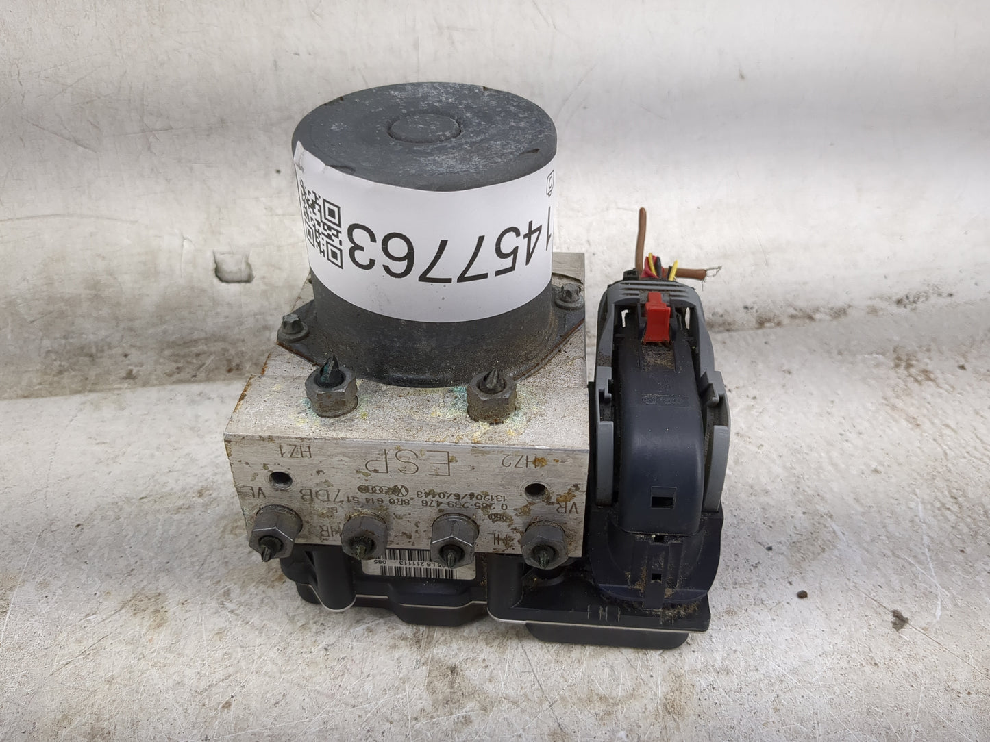 2013-2016 Audi Q5 ABS Pump Control Module Replacement P/N:0 265 952 166 Fits Fits 2013 2014 2015 2016 OEM Used Auto Parts - 